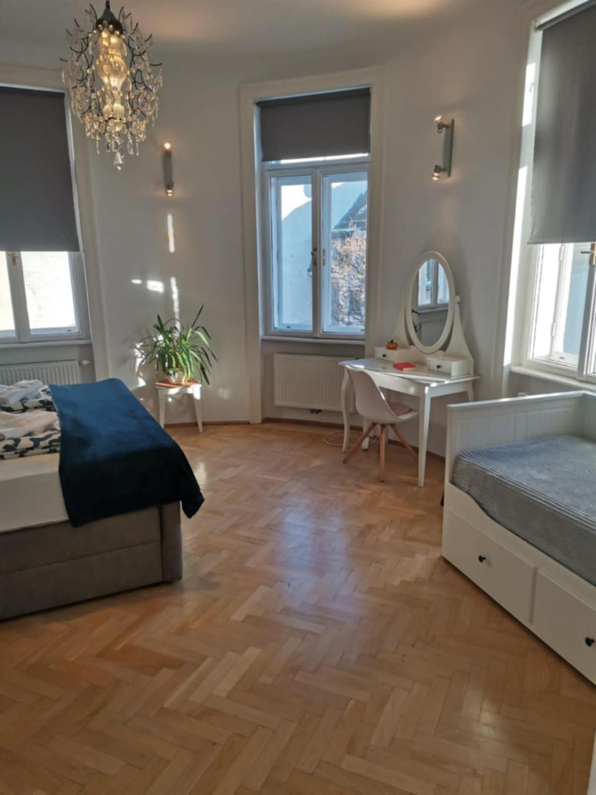 Cozy Near Schoenbrunn 17 *