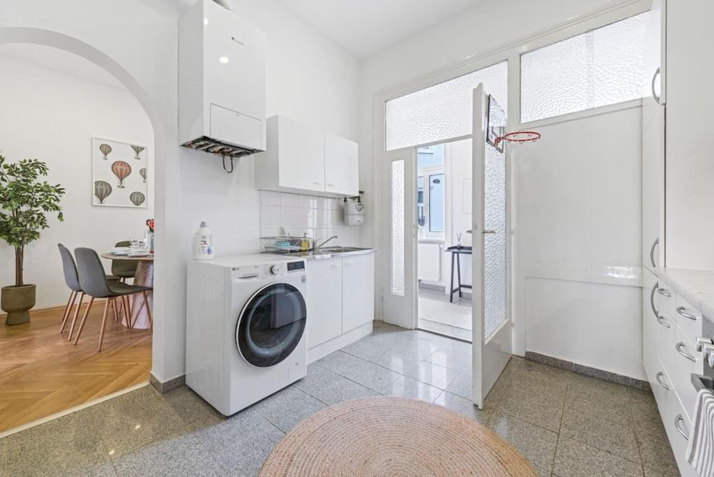 Stylish & Modern Viennese