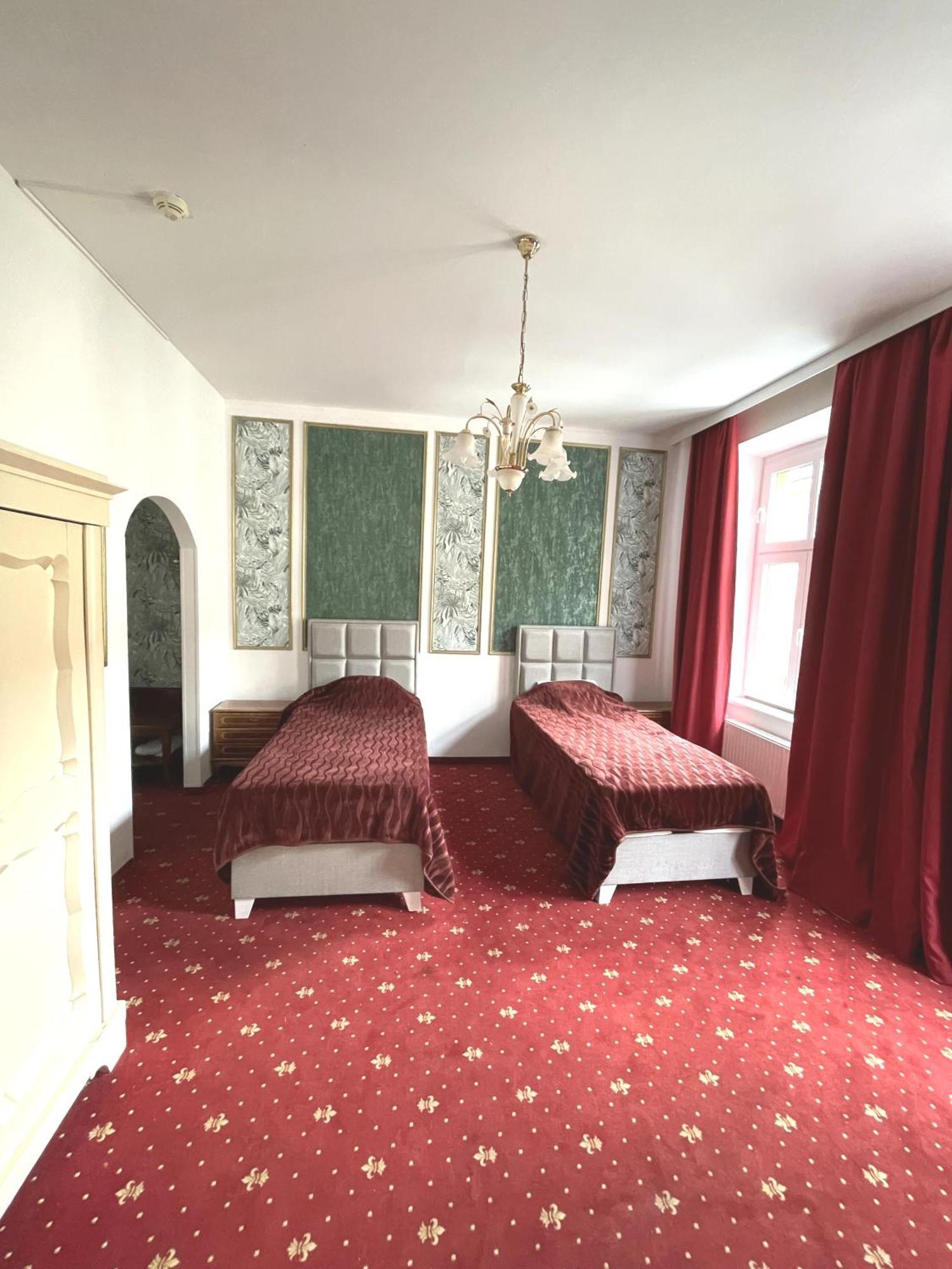 Viktoria Hotel