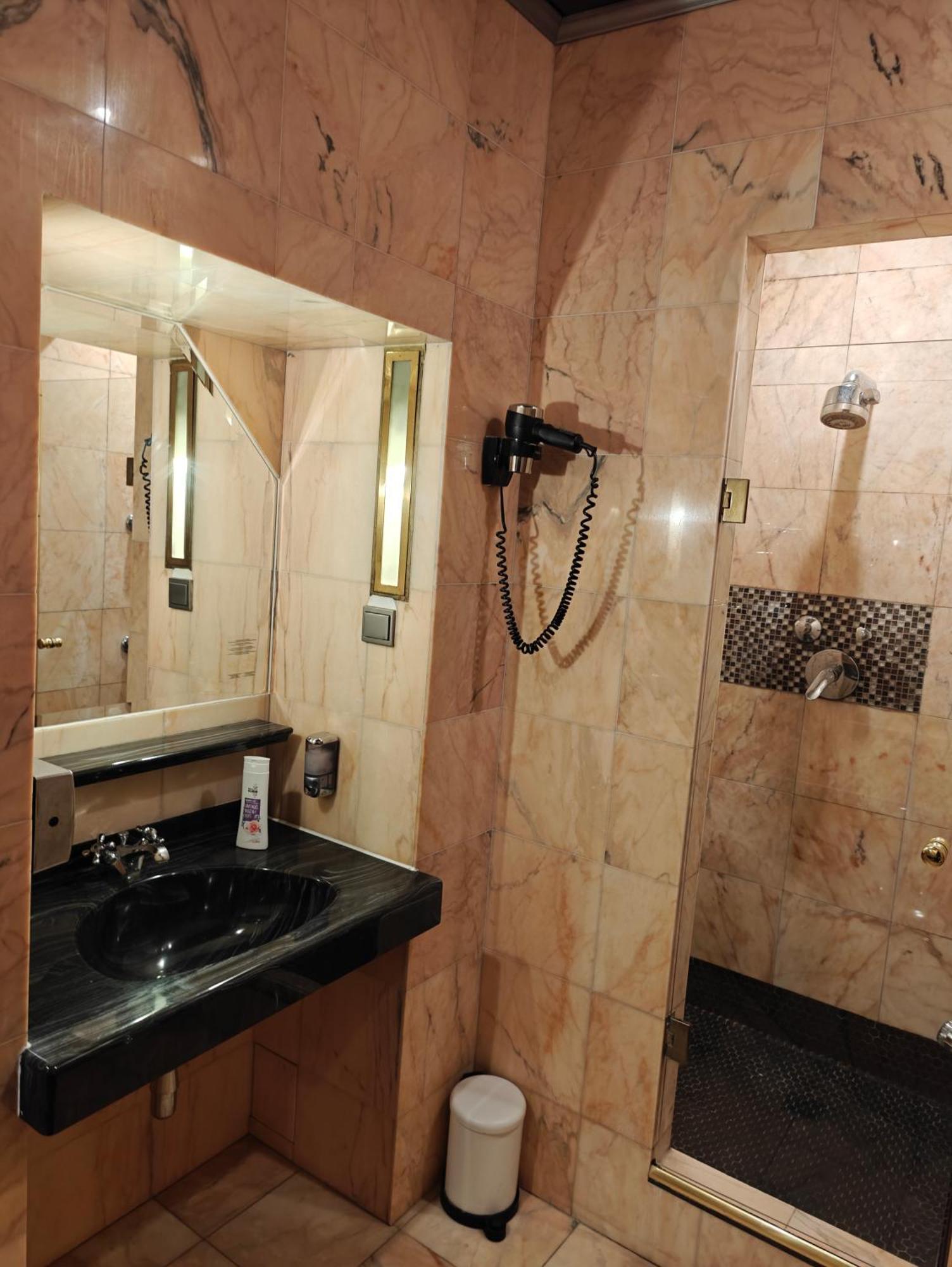 Hotel Viktoria 3*