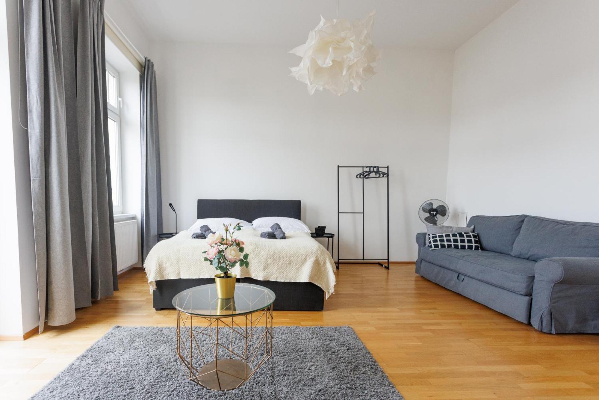 Cozy Center Apartment