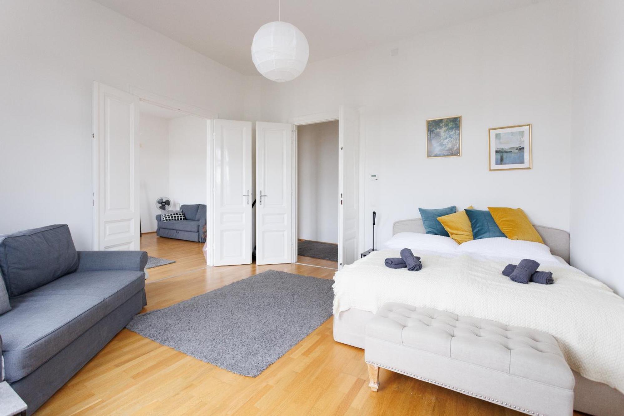 Cozy Center Apartment