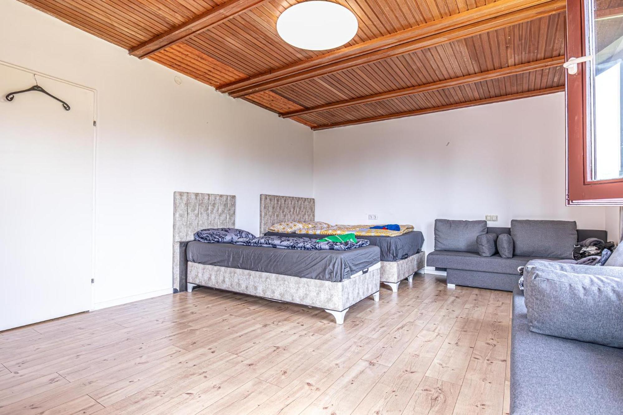 Comfy In Shared With Terrace And Garden Hostel