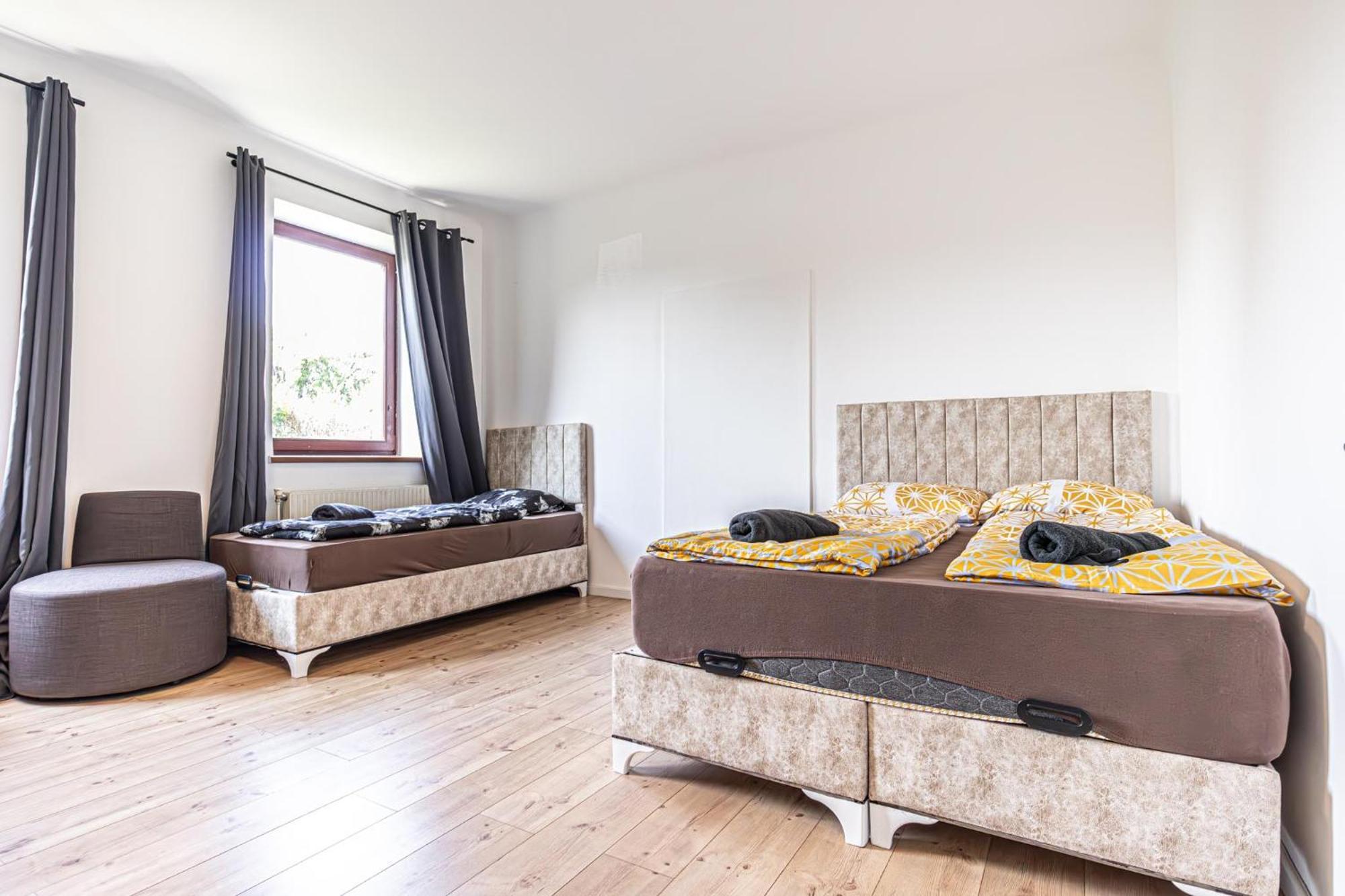 Hostel Comfy In Shared With Terrace And Garden