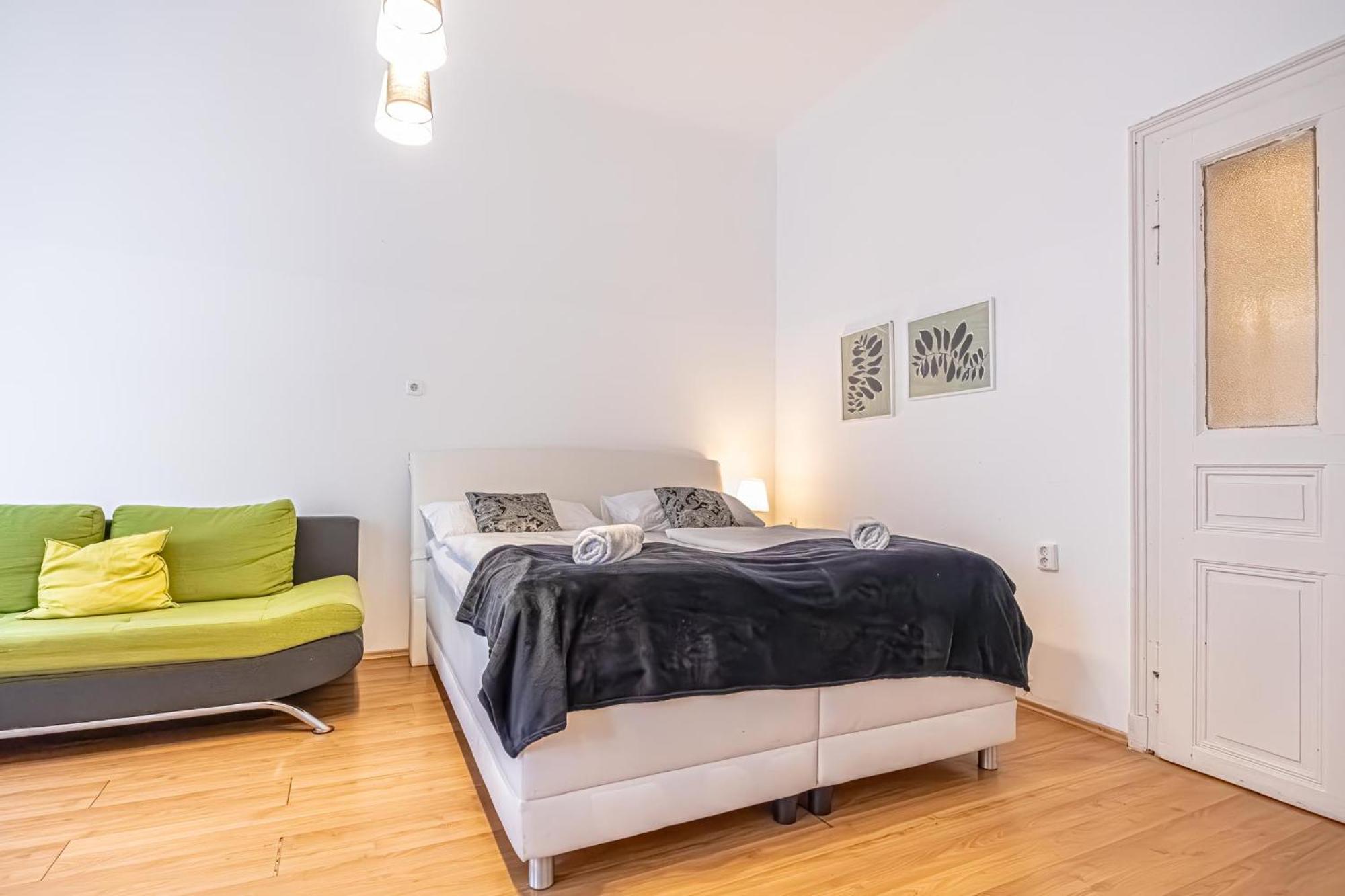 Comfortable 2br Apt Central And Well Connected