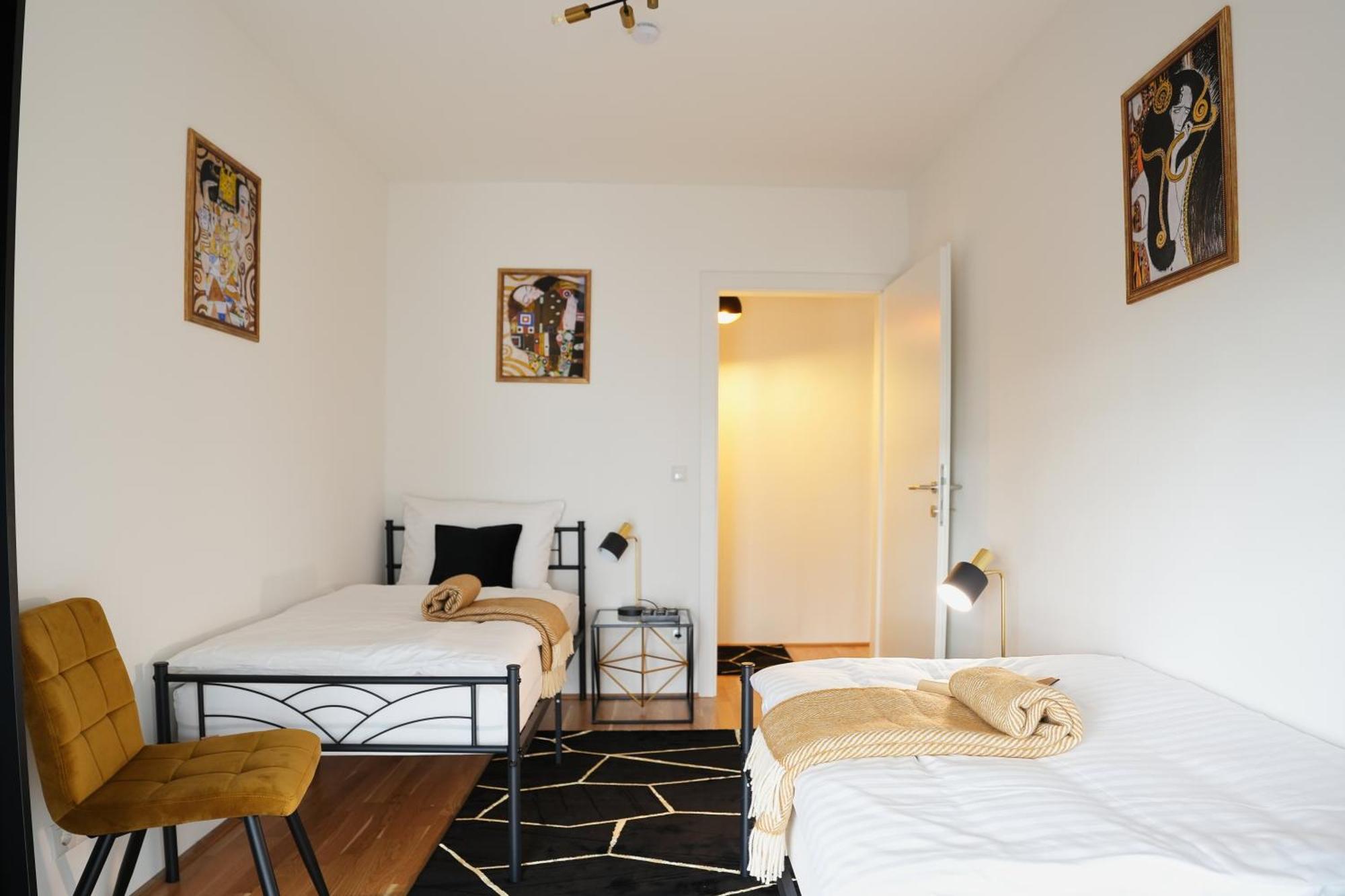 Carl's Design Residences By Domicilia Apartment