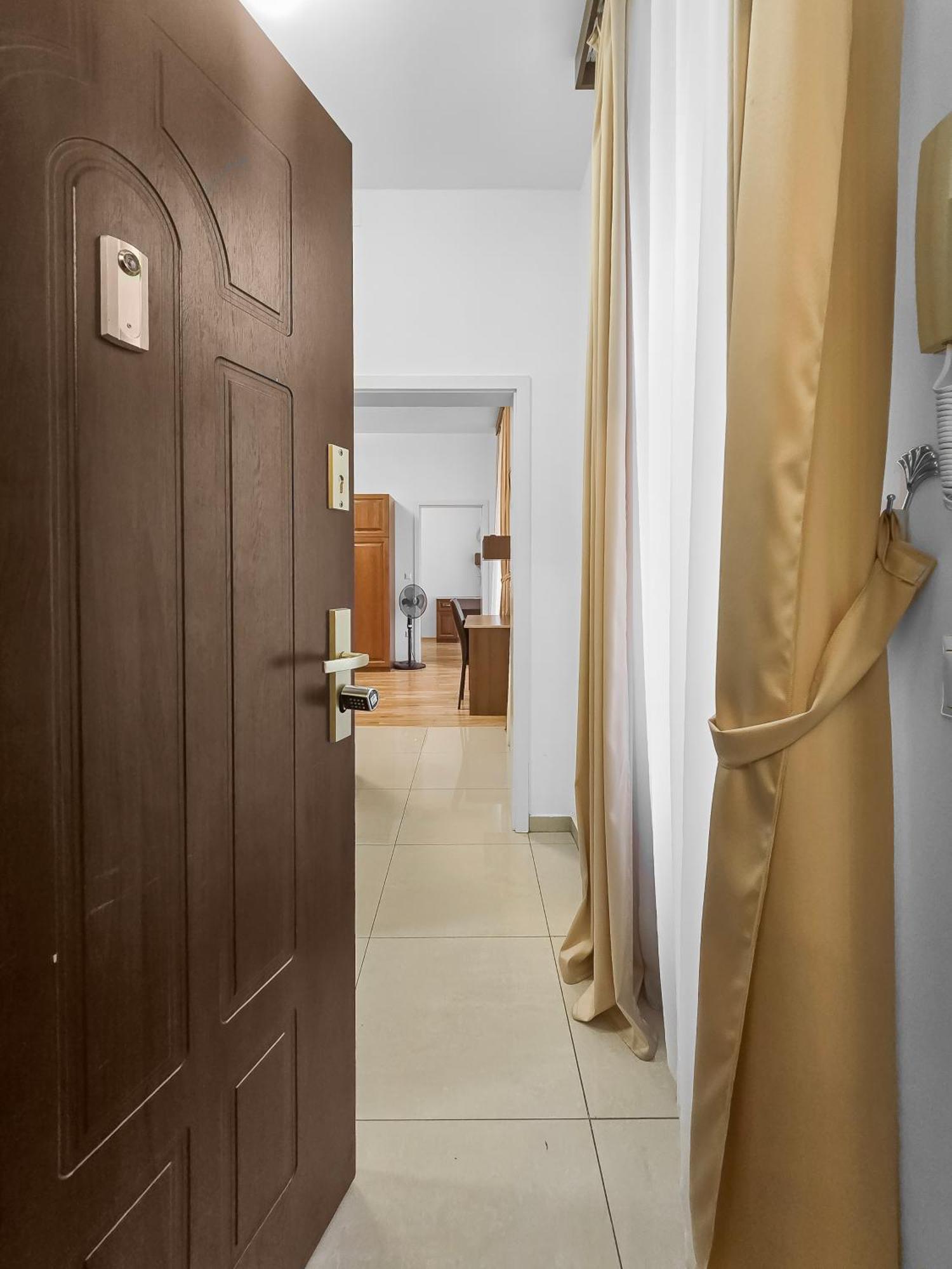 Two-bedroom Balcony Retreat For 4 Near Millennium Tower * Vienna