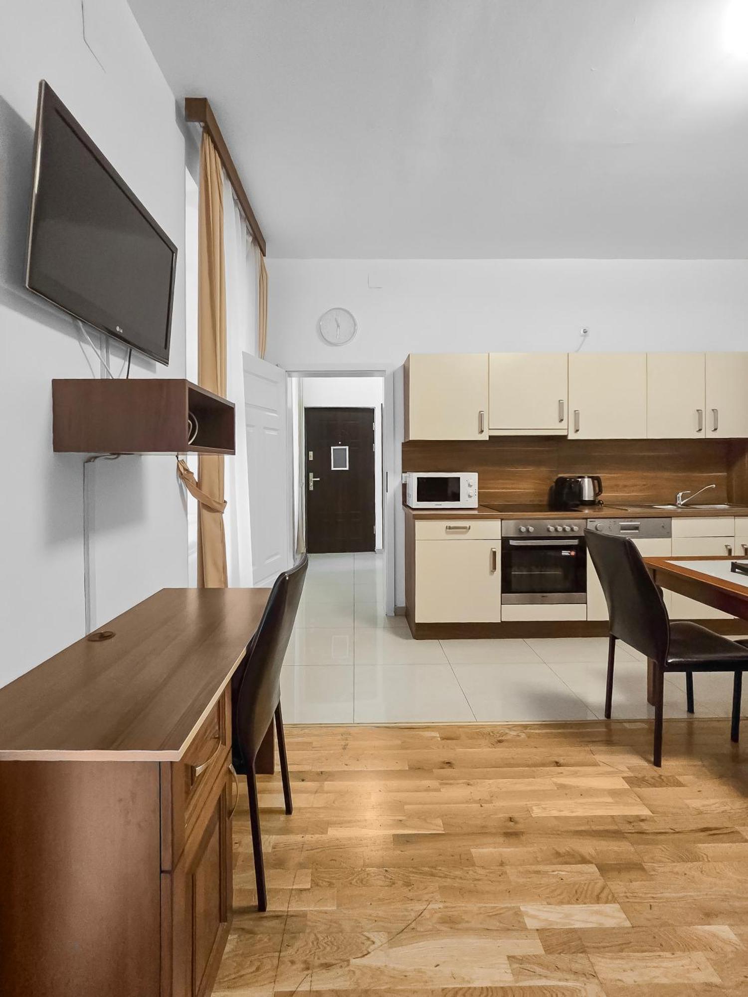Two-bedroom Balcony Retreat For 4 Near Millennium Tower Apartment Vienna