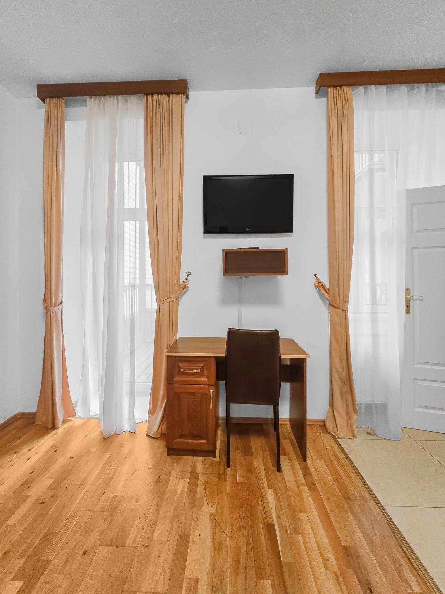 Two-bedroom Balcony Retreat For 4 Near Millennium Tower Apartment Vienna