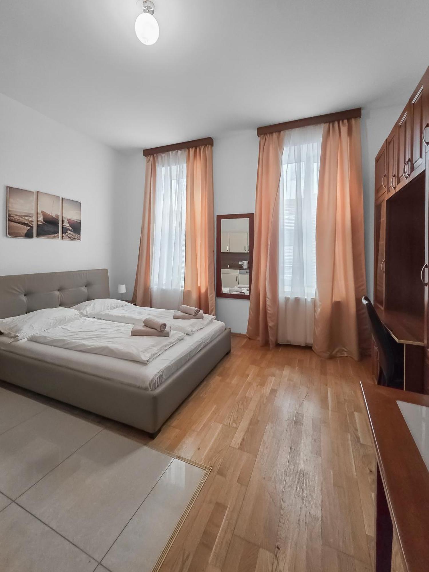 Charming One-bedroom Near Millennium Vienna