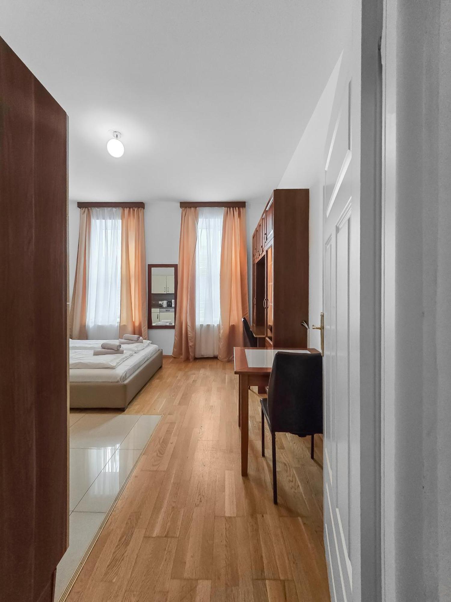 Charming One-bedroom Near Millennium Vienna