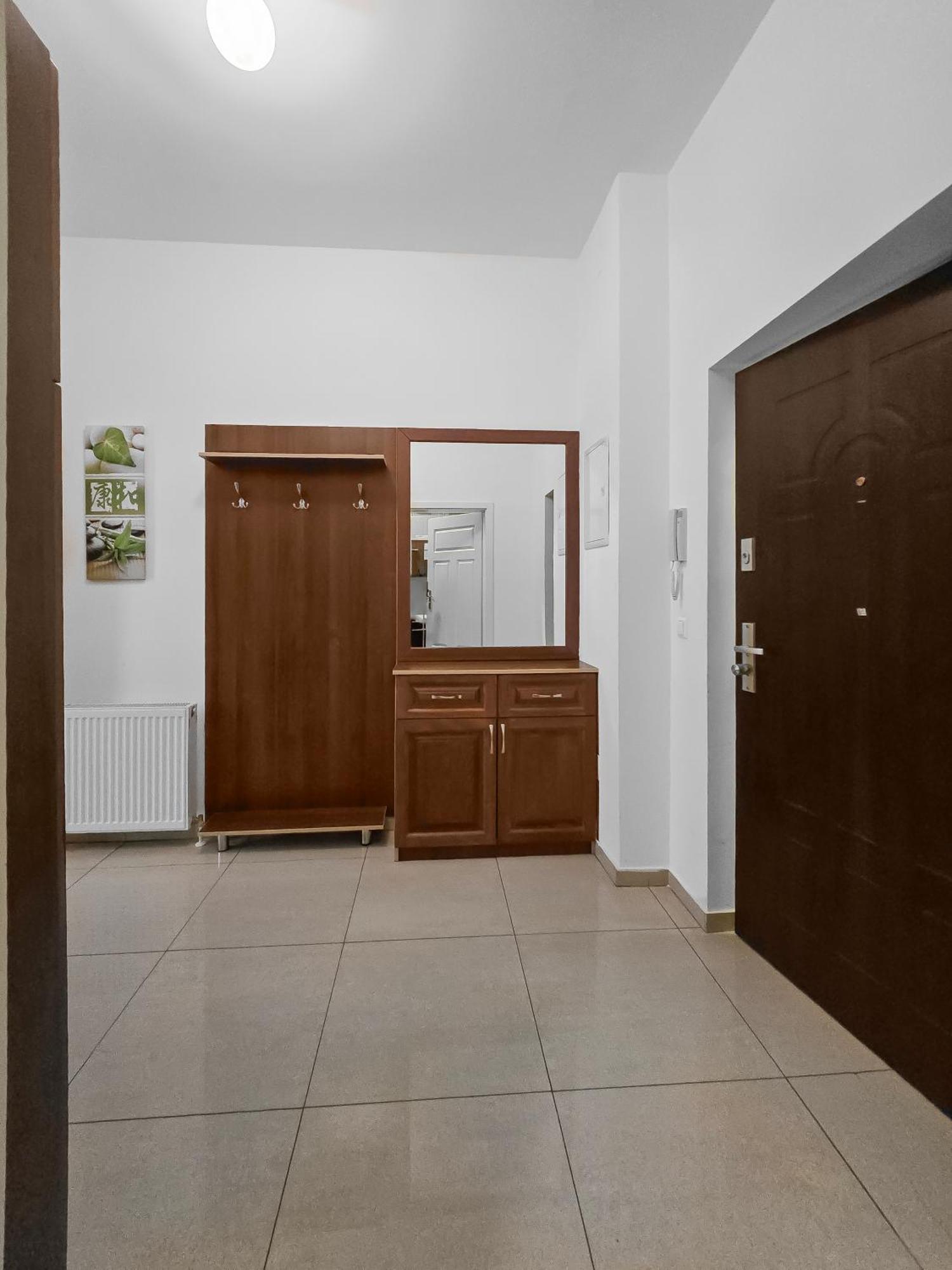Apartment Charming One-bedroom Near Millennium *