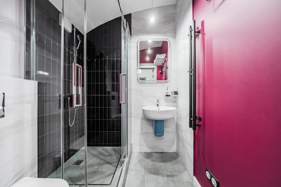 Waltz & Wine Suites *