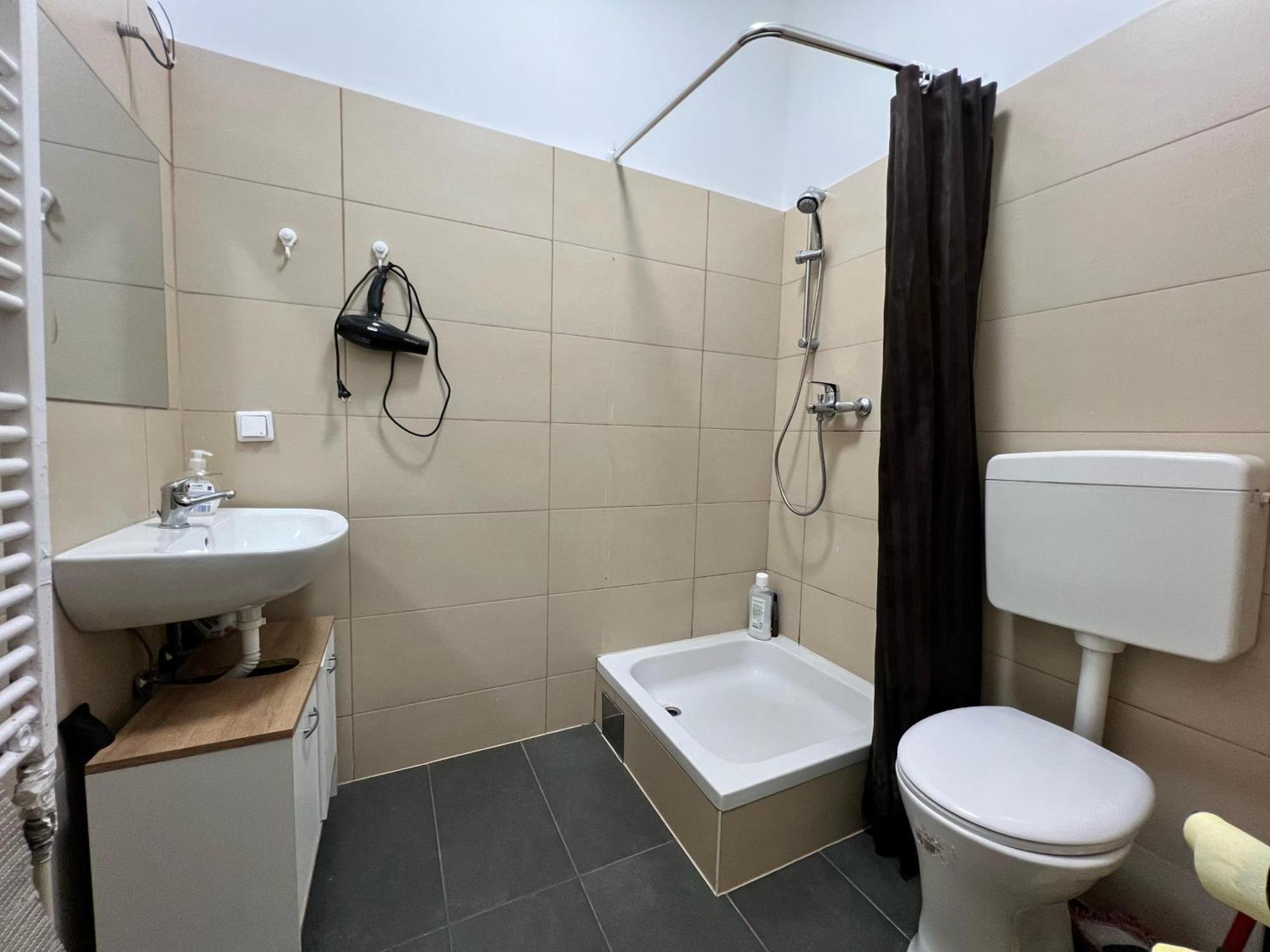 Apartment Comfortable 3br Prime Location In *