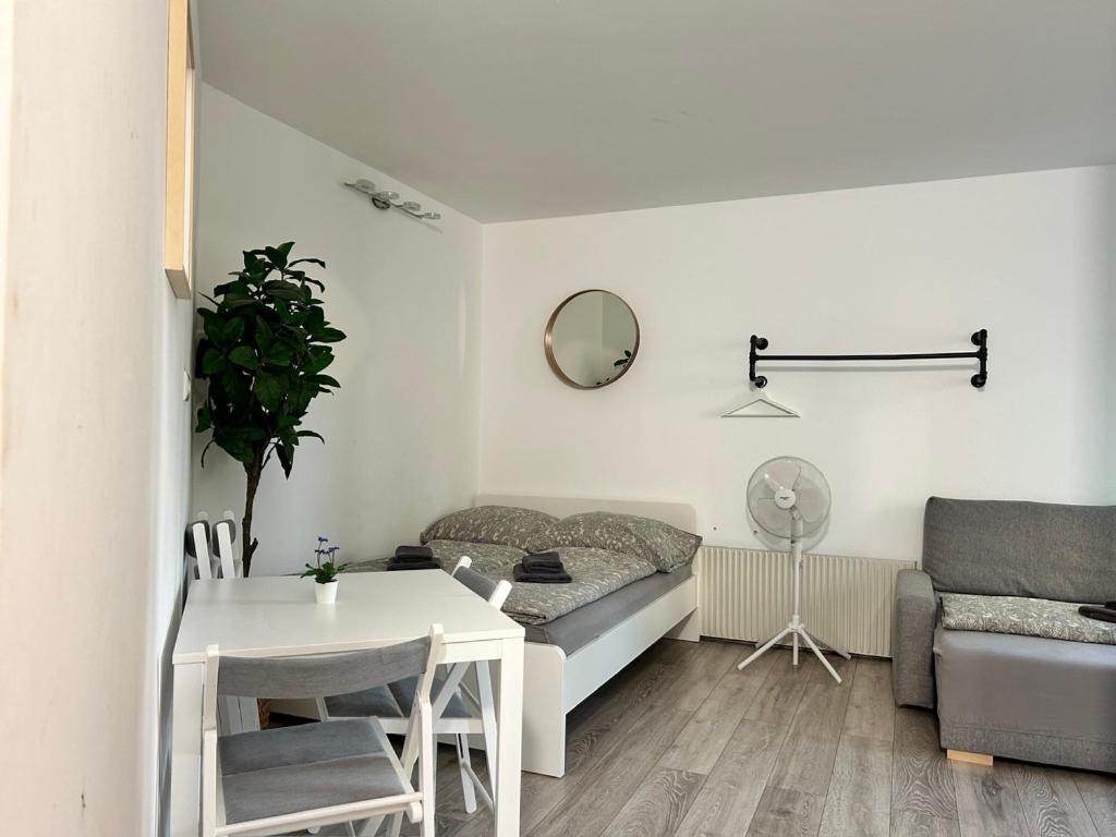 Prime Near Schoenbrunn Castle * Vienna