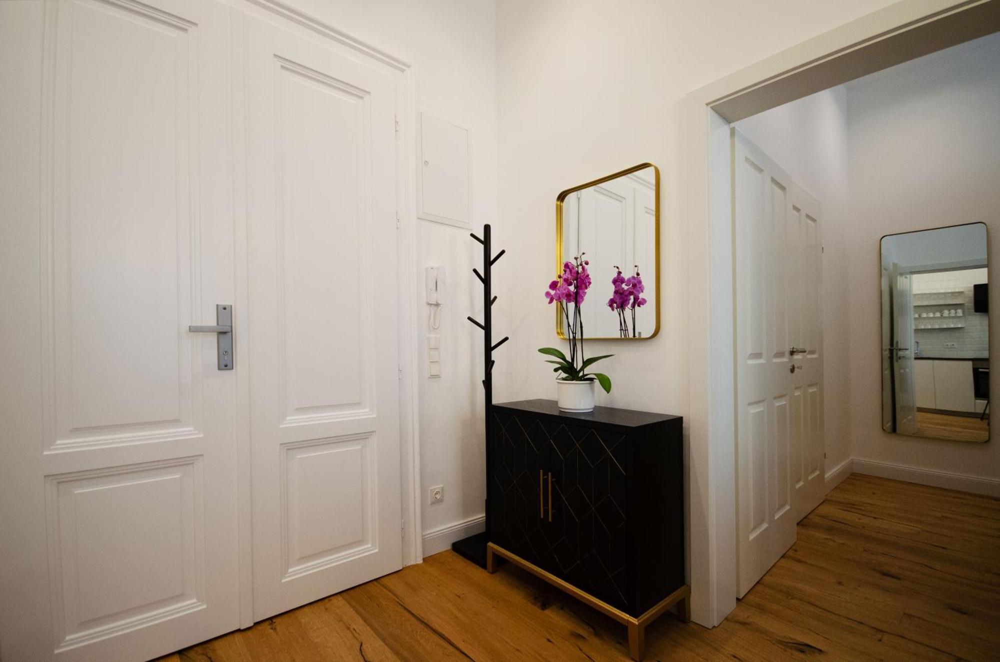 Charming Historical Near Centre Vienna