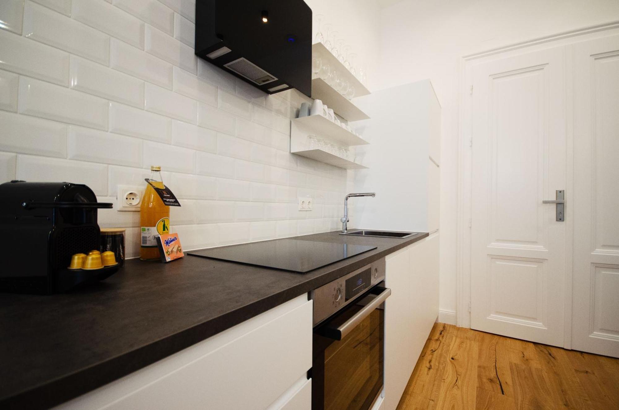 Apartment Charming Historical Near Centre