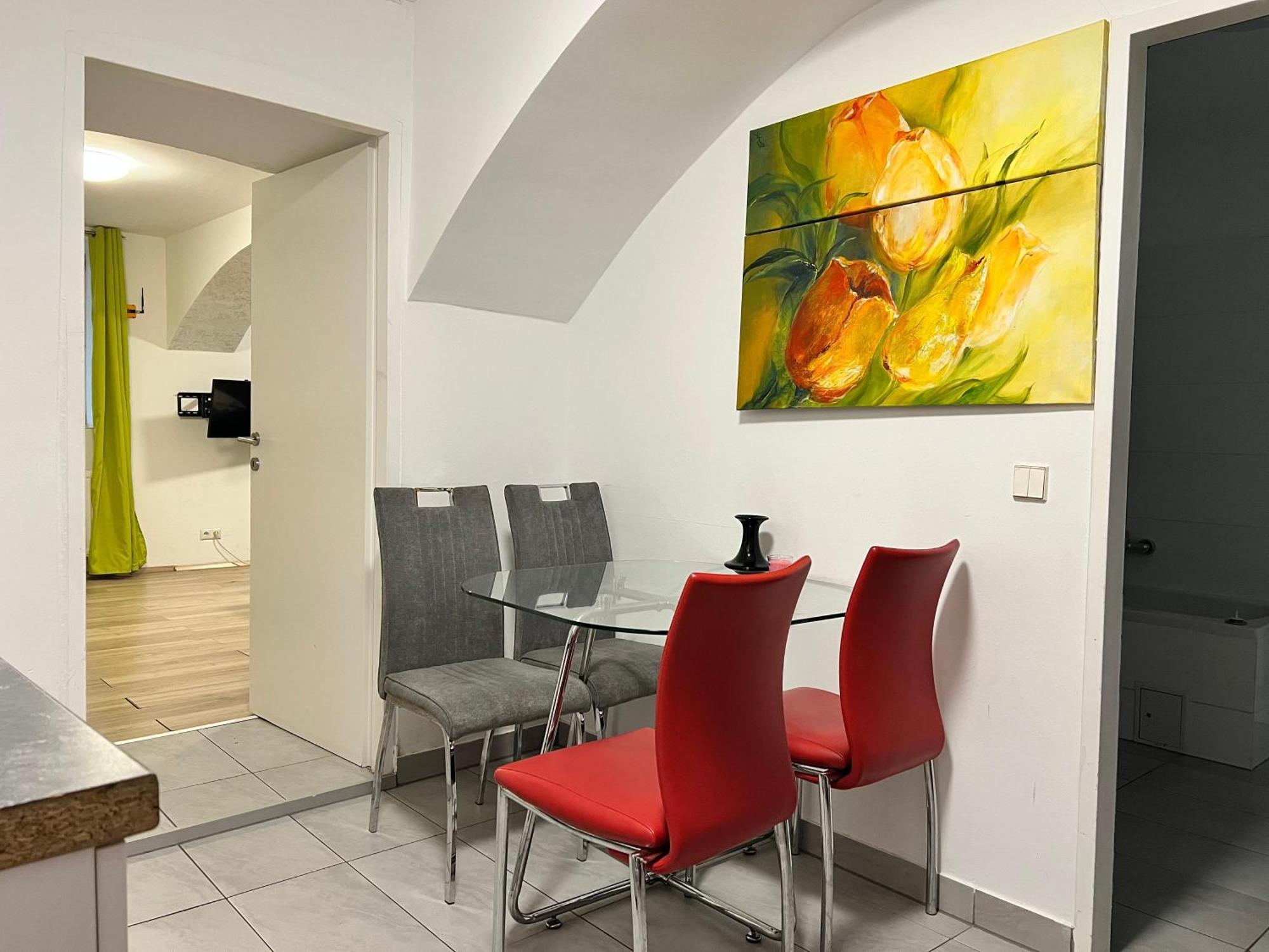 Apartment Bright 1br In A Convenient Location *