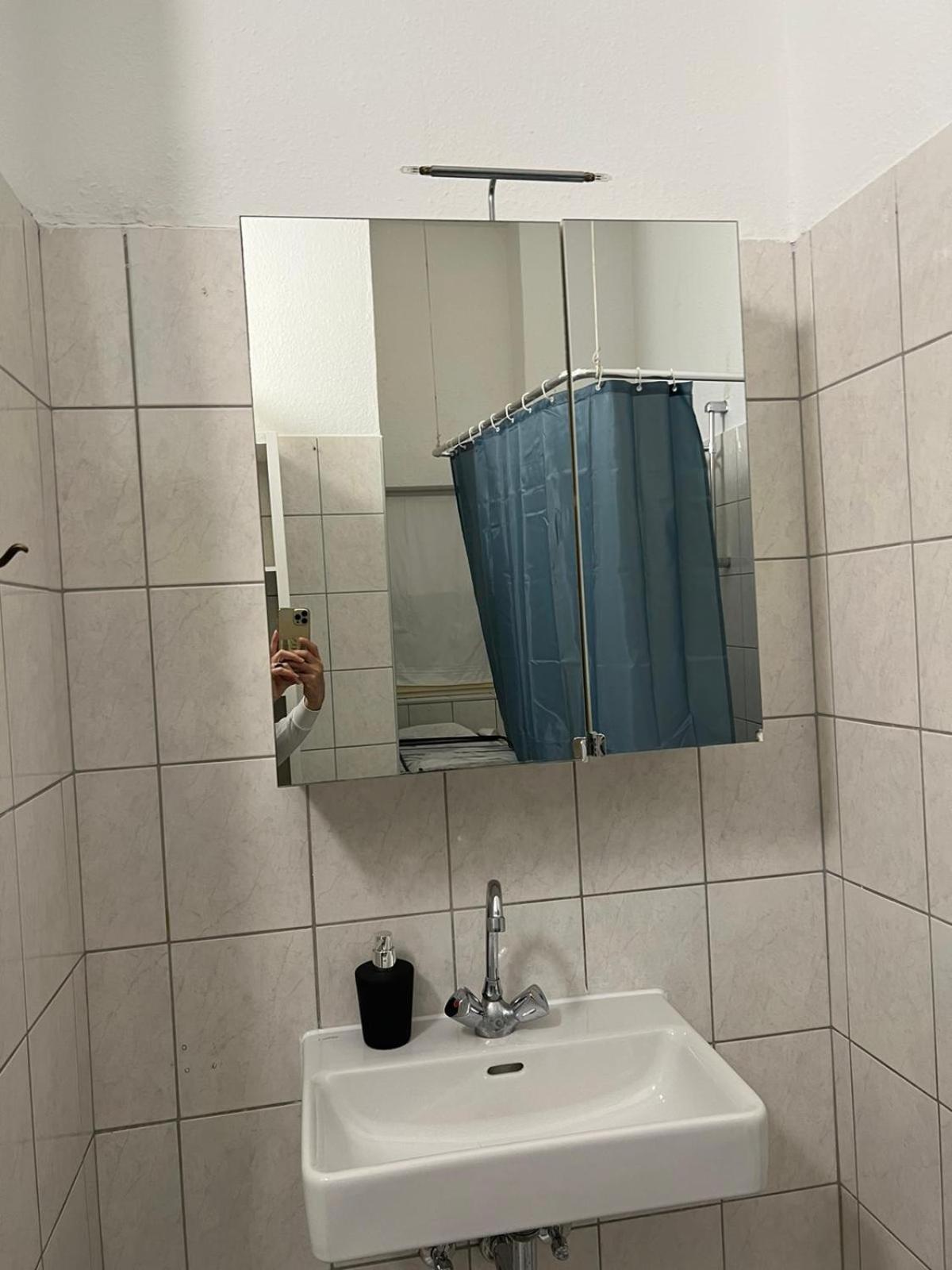 Appartamento Lovely 3br Aptbshared Next To Meidling Station *