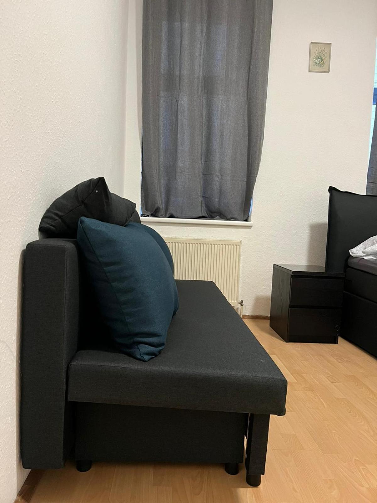 Lovely 3br Aptbshared Next To Meidling Station *
