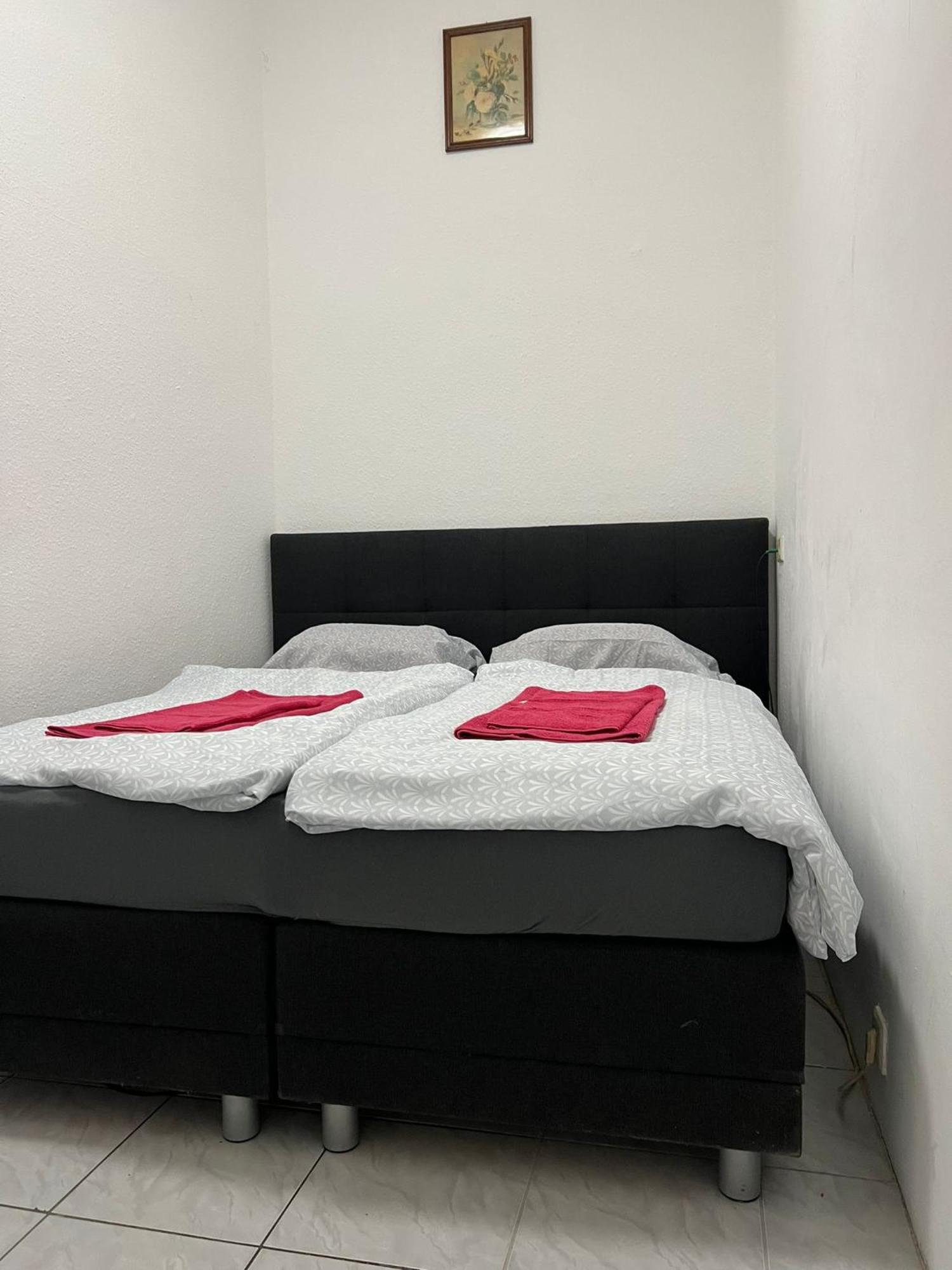 Lovely 3br Aptbshared Next To Meidling Station Appartamento