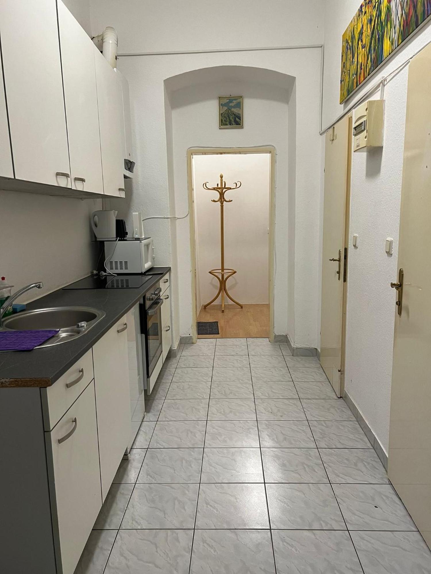 Lovely 3br Aptbshared Next To Meidling Station Appartamento Vienna