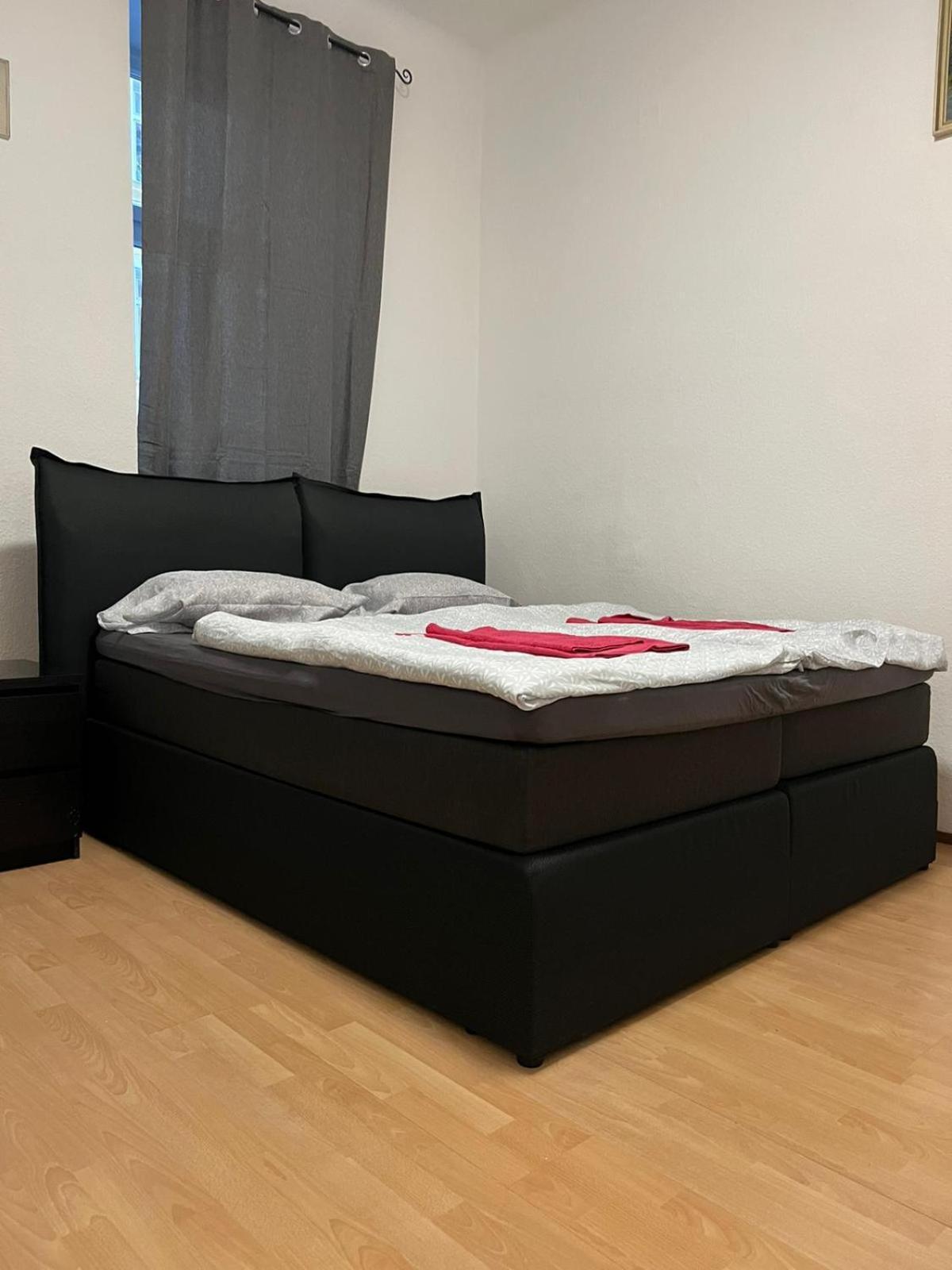 Lovely 3br Aptbshared Next To Meidling Station *
