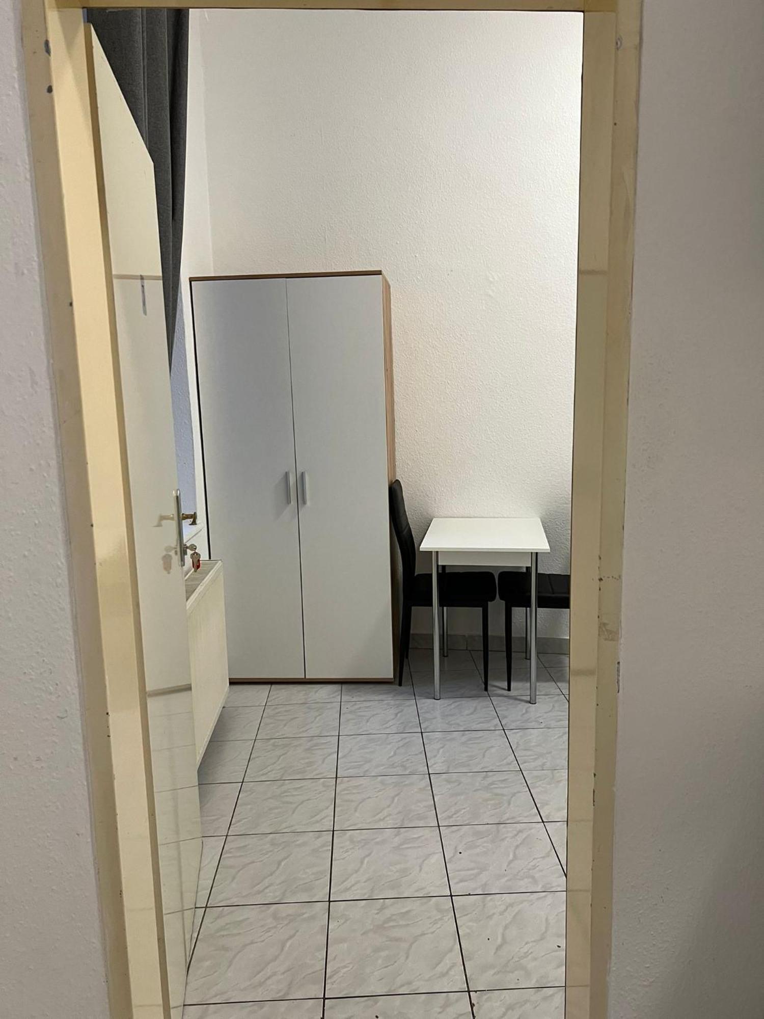 Lovely 3br Aptbshared Next To Meidling Station Appartamento
