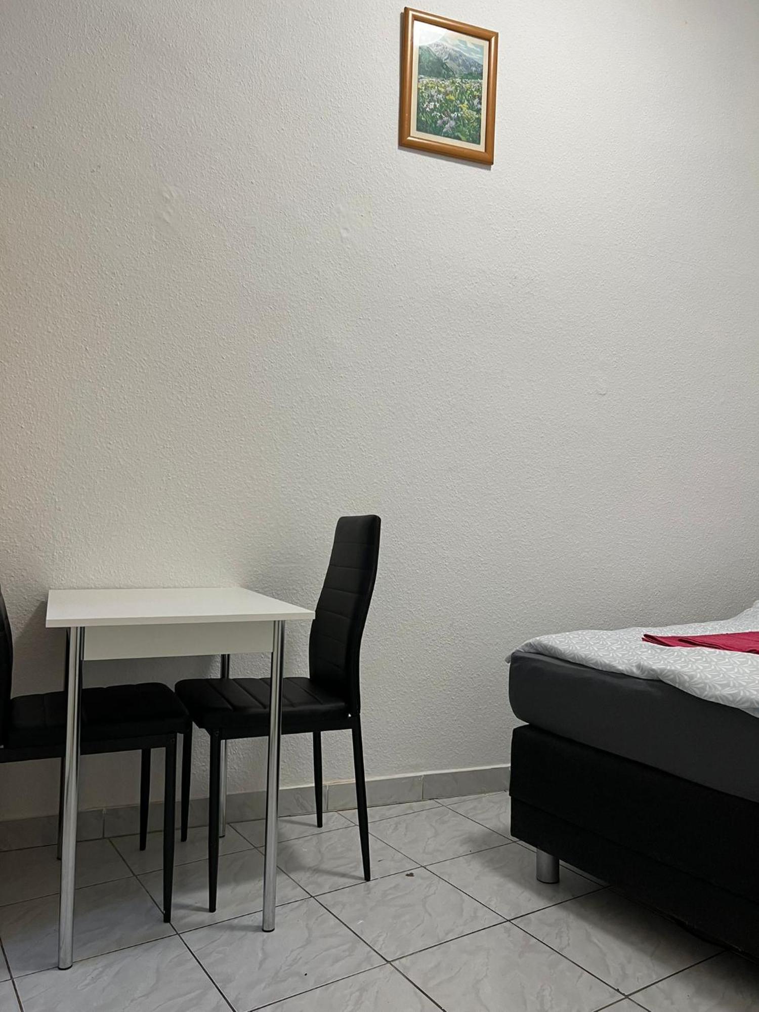 Appartamento Lovely 3br Aptbshared Next To Meidling Station *