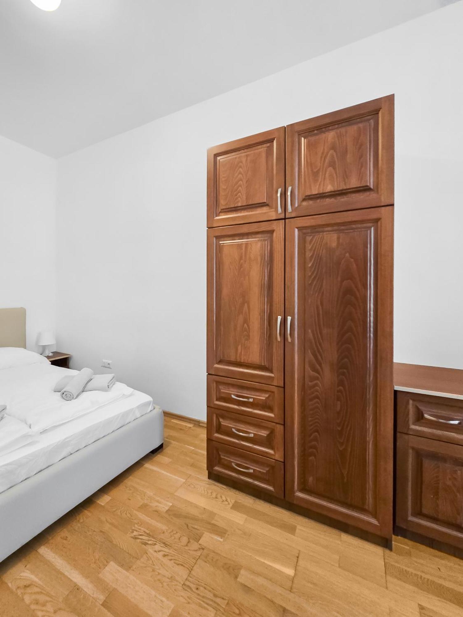 Apartment Elegant 3-bedroom Getaway With Balcony For Groups Up To 7 Vienna