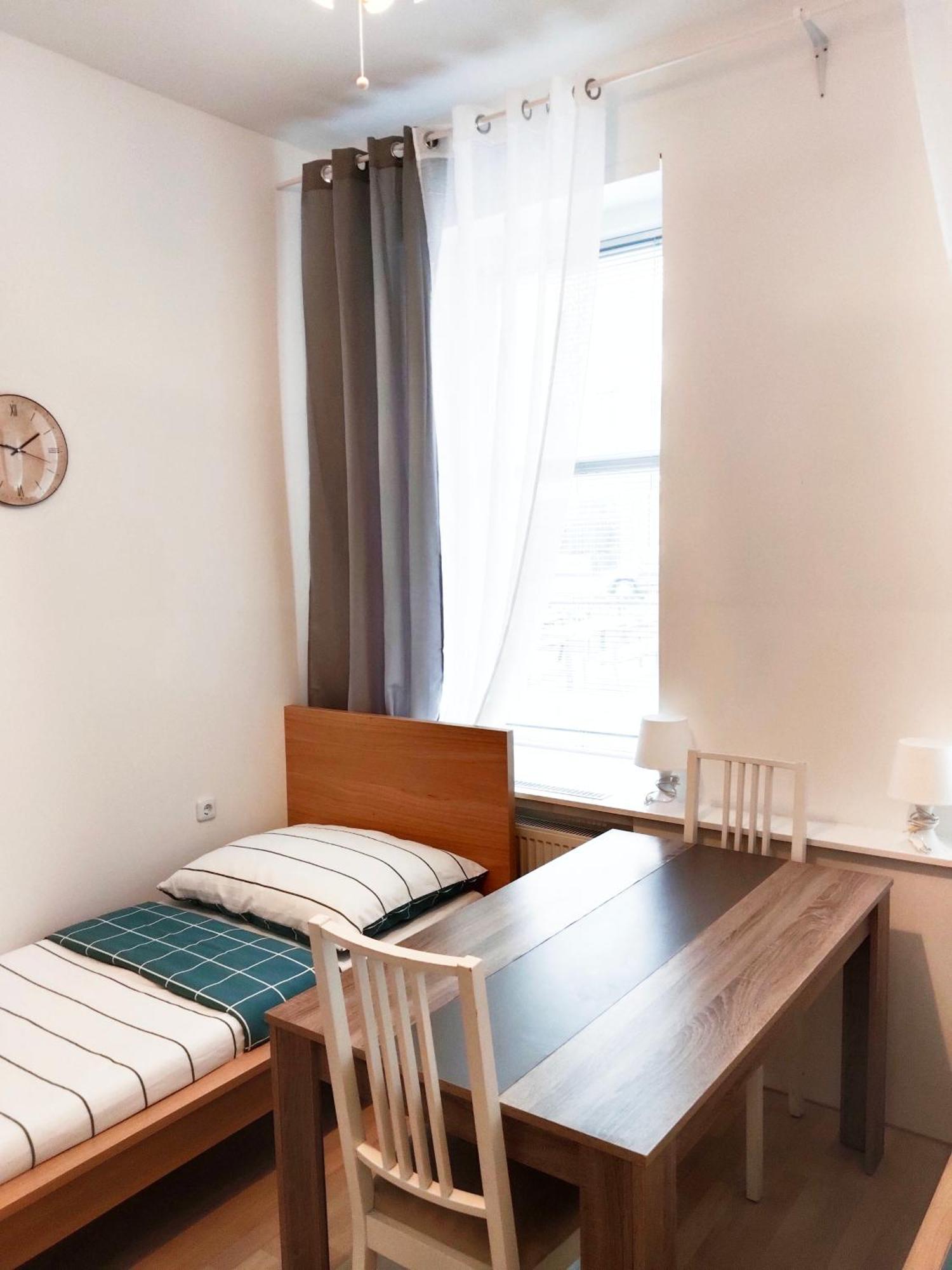 Favorit-rooms Direkt Metro-u1 Connection To Centralstation And City-center Ostello Vienna