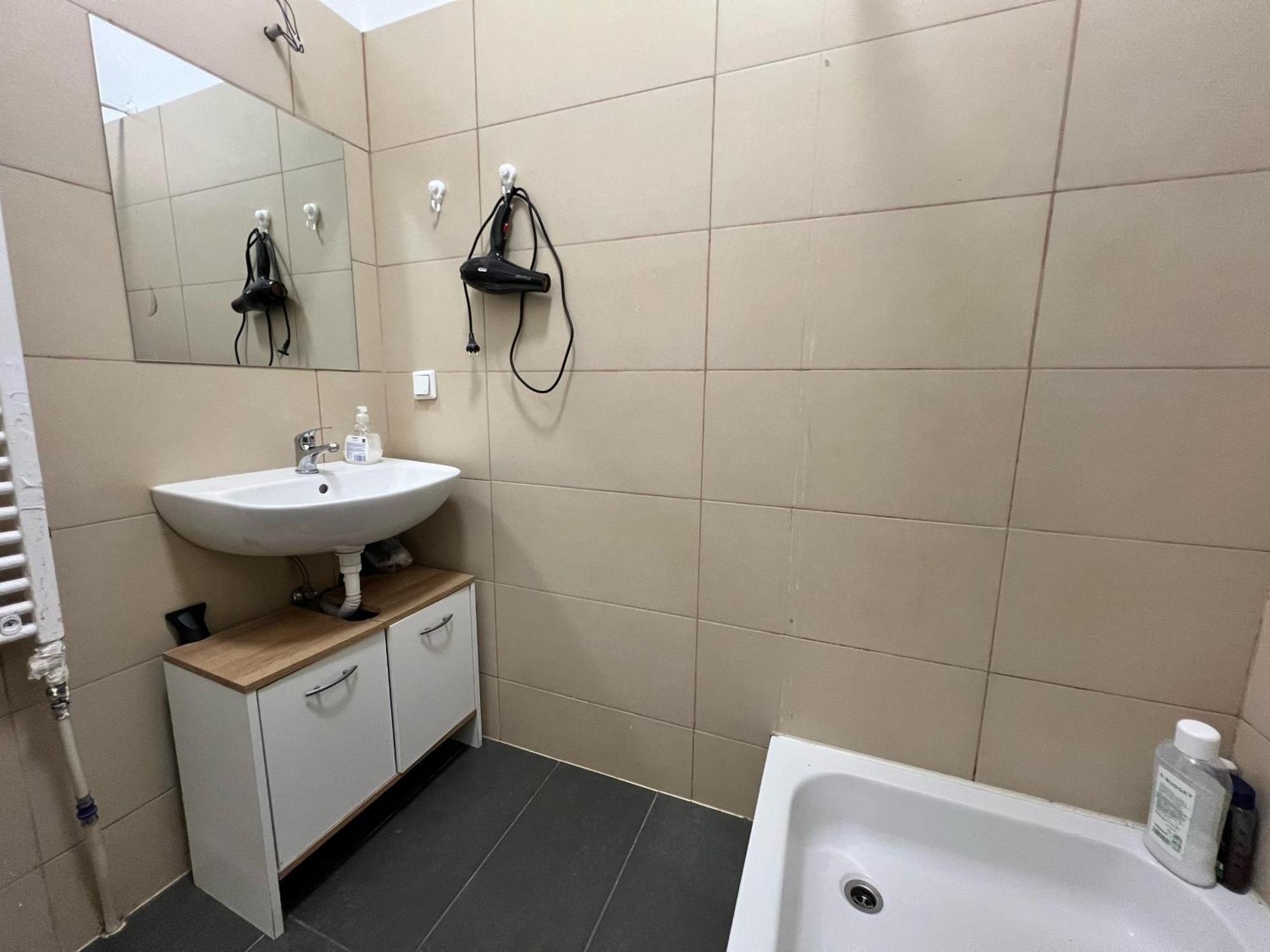 Affordable 3br Prime Location In Apartment *