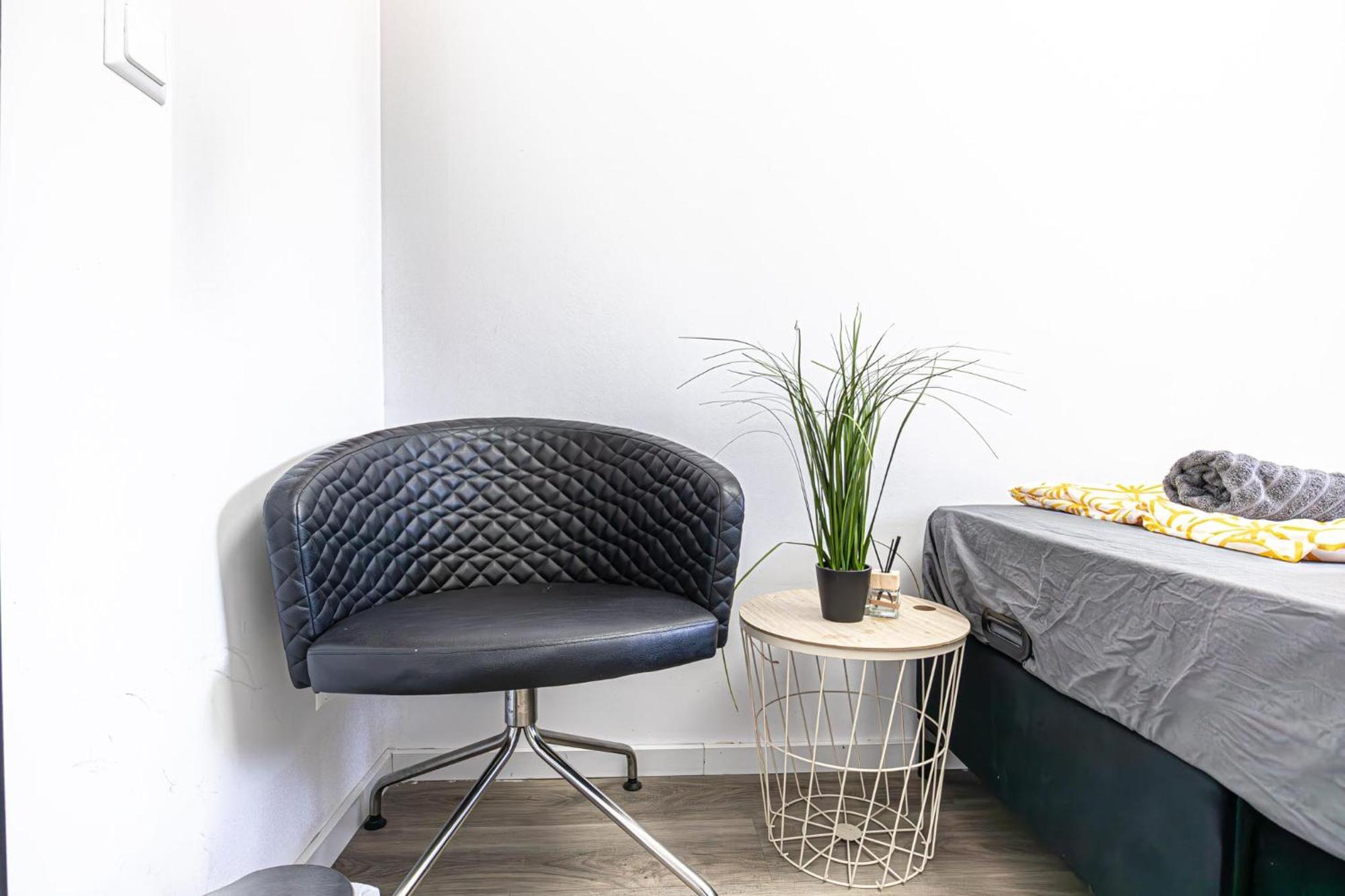 Hostel Near Schoenbrunn - Economy In Shared At Meidling Train Station *