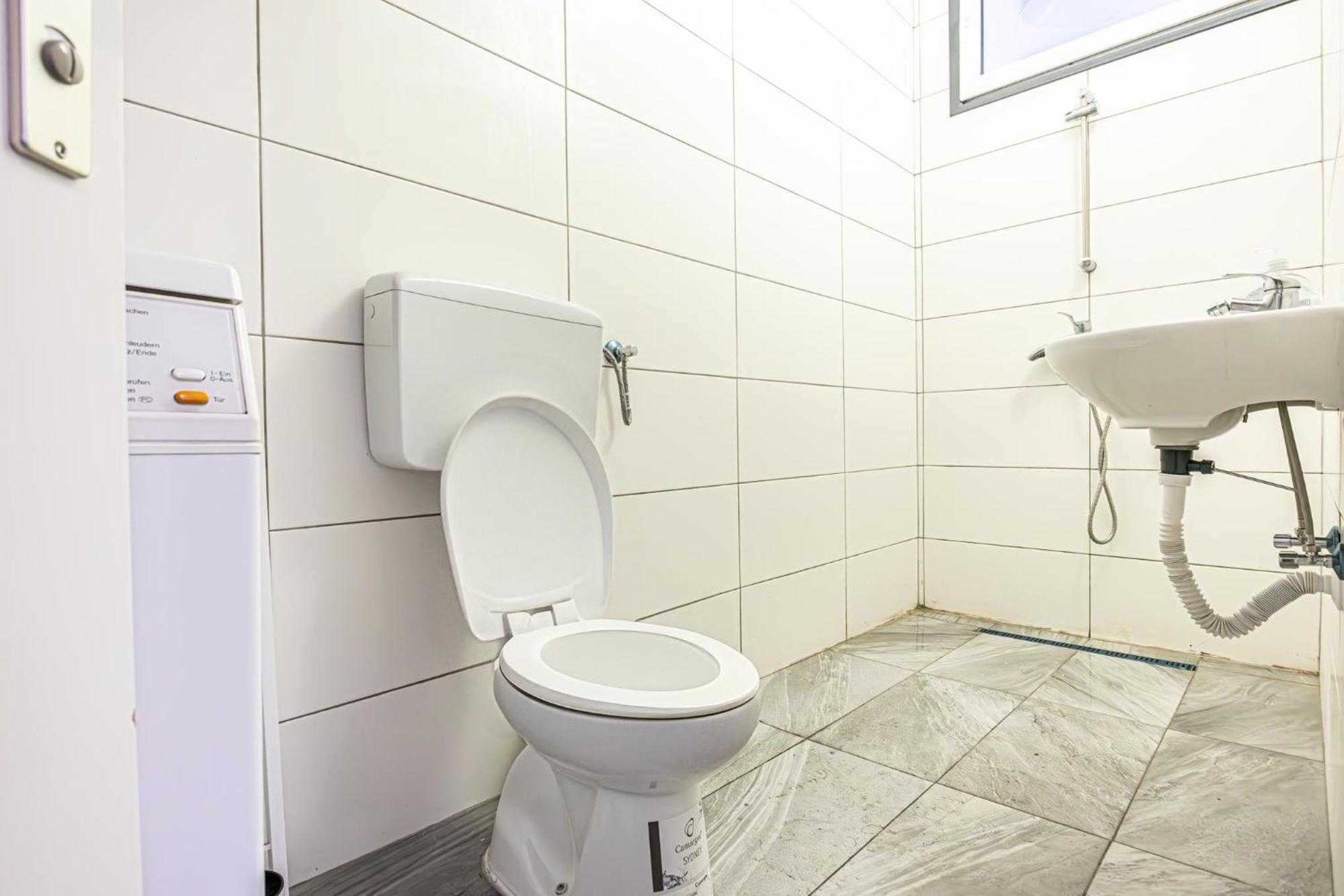 Hostel Near Schoenbrunn - Economy In Shared At Meidling Train Station *