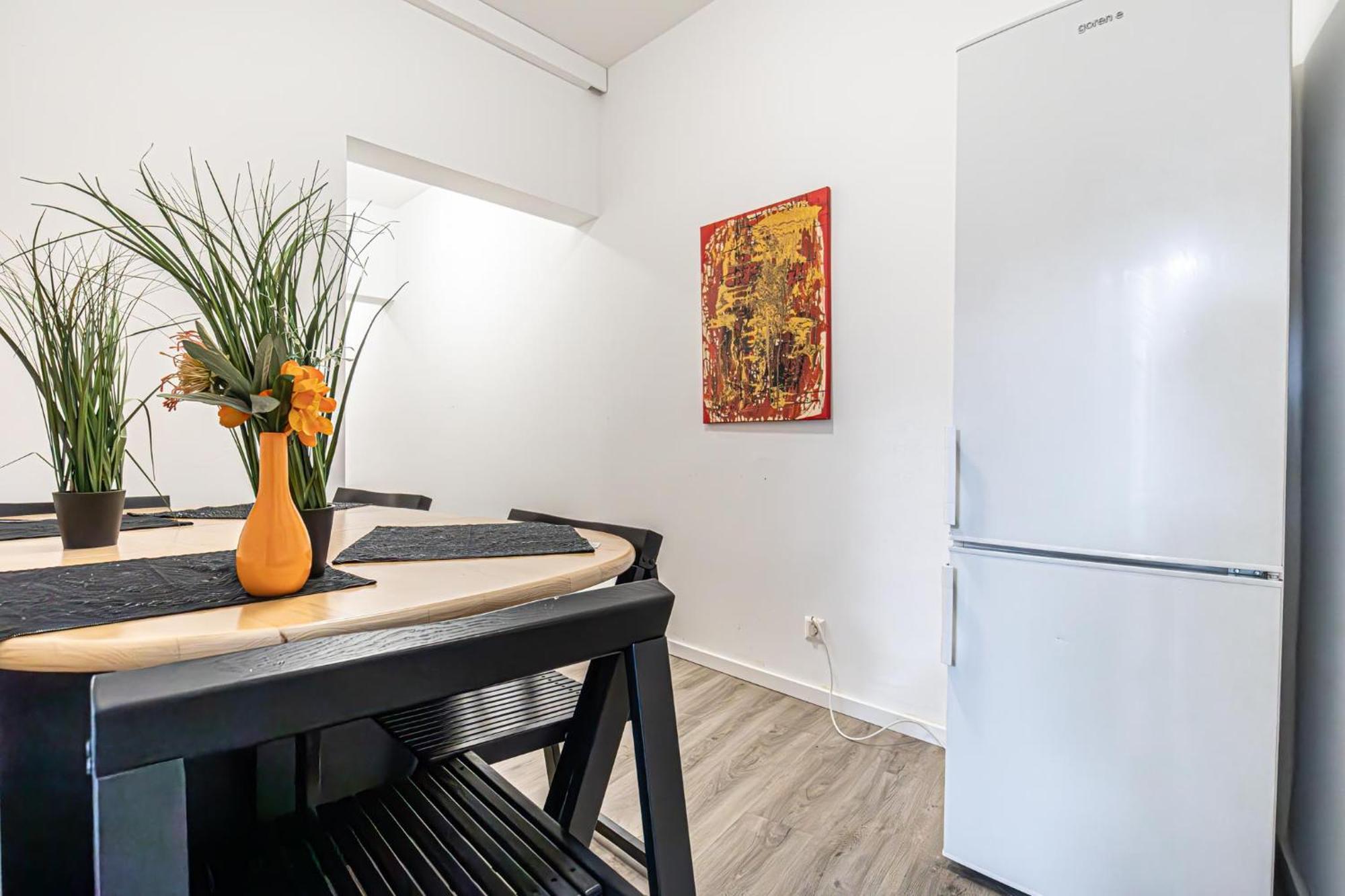 Near Schoenbrunn - Economy In Shared At Meidling Train Station Hostel Vienna