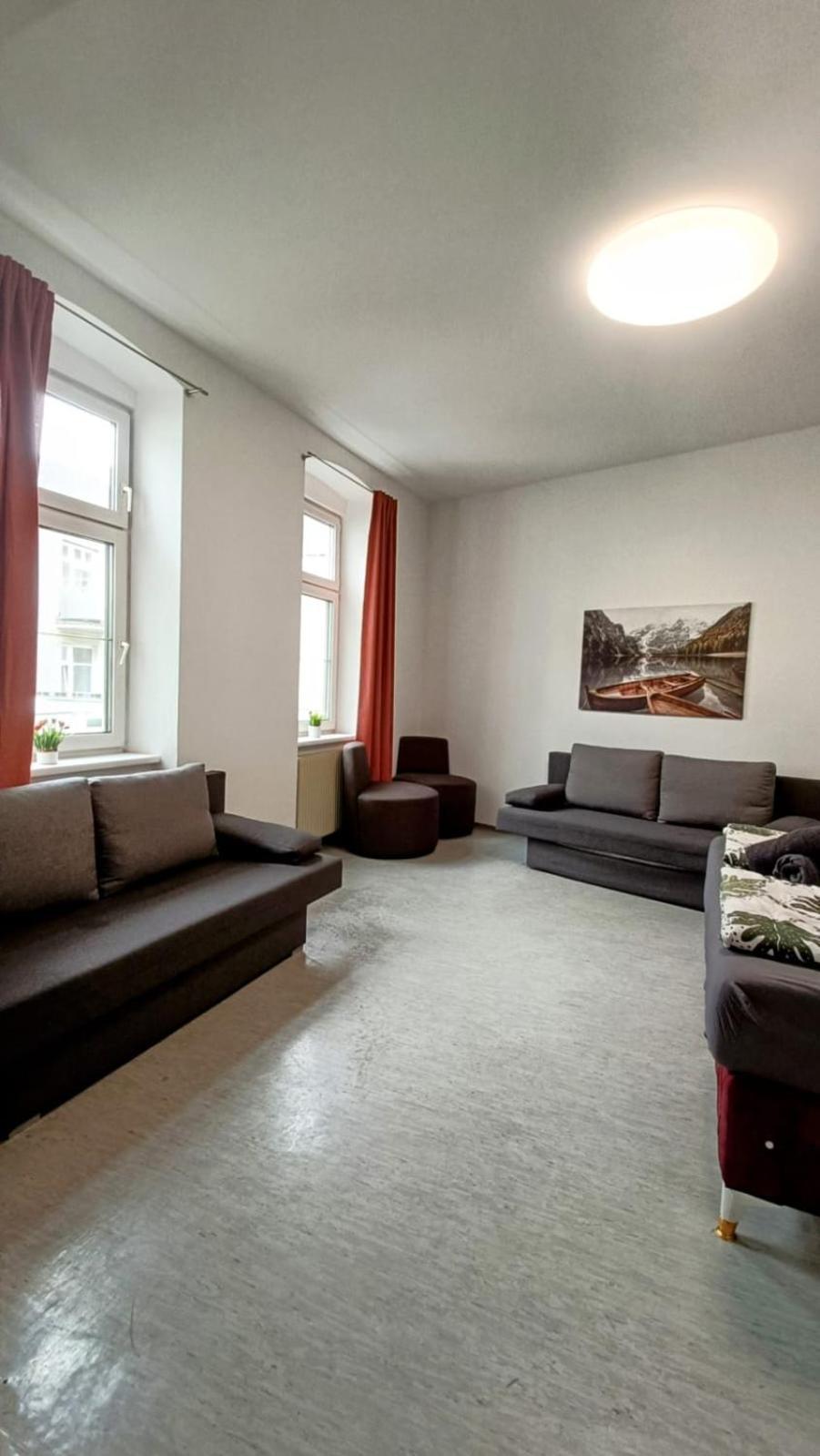 Hostel Near Schoenbrunn - Economy In Shared At Meidling Train Station Vienna