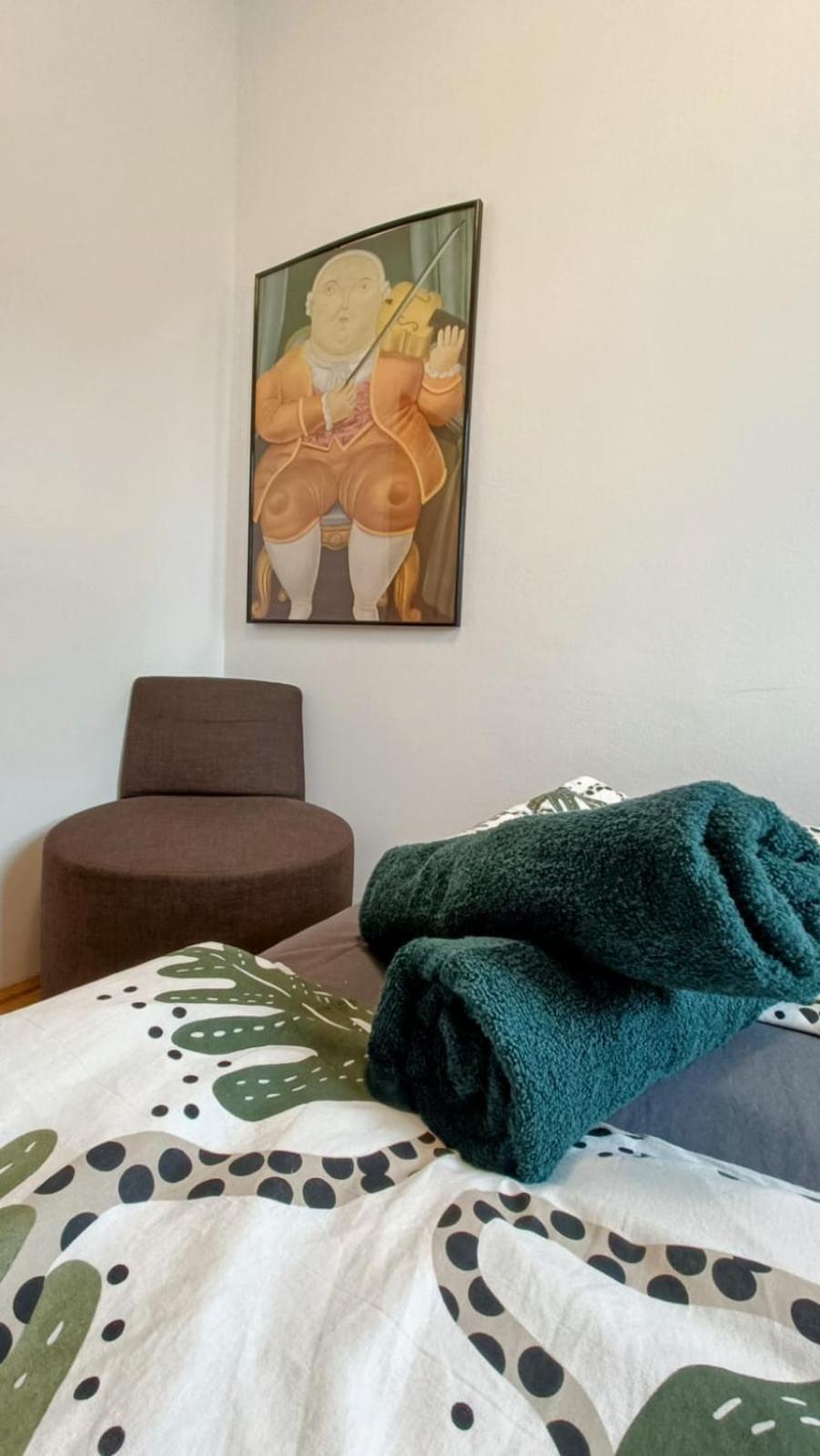 Near Schoenbrunn - Economy In Shared At Meidling Train Station Hostel *