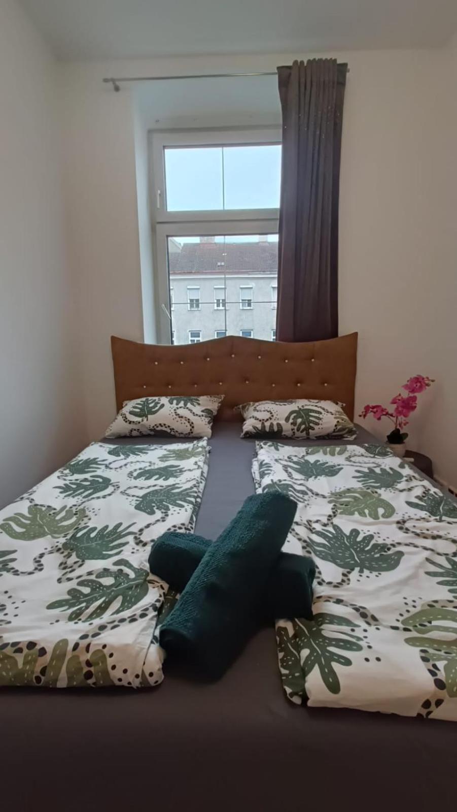 Hostel Near Schoenbrunn - Economy In Shared At Meidling Train Station Vienna