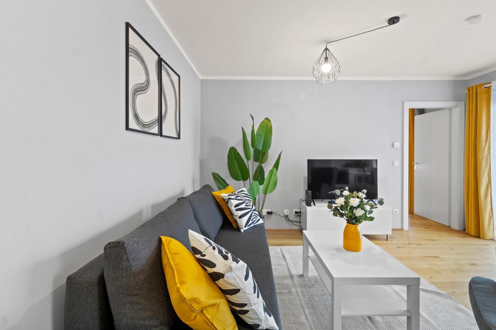 Apartment Free Parking I Balcony I 5 Min To Train Station *