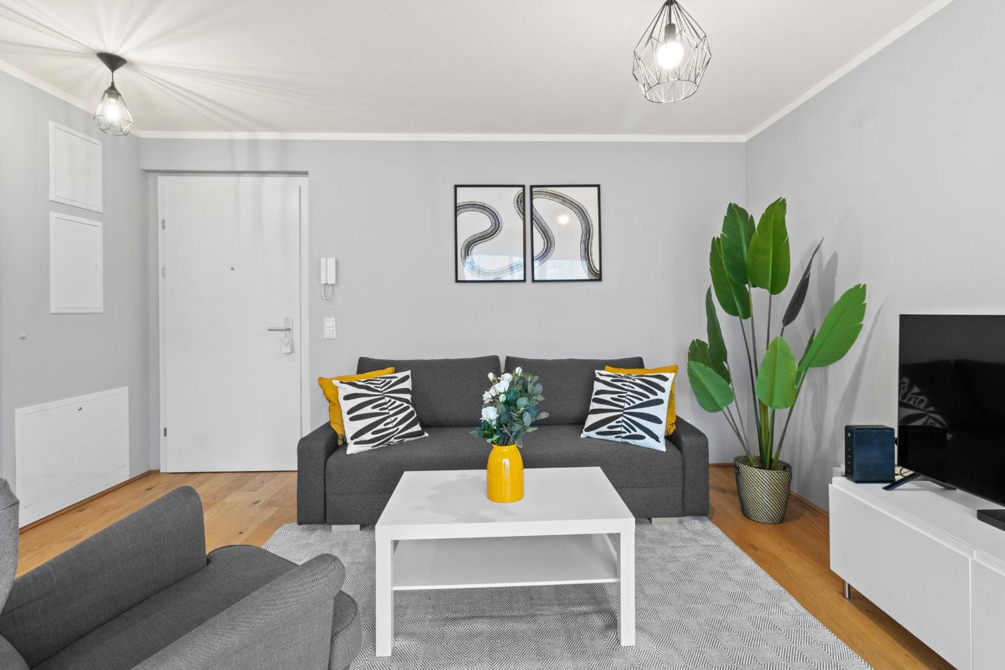 Apartment Free Parking I Balcony I 5 Min To Train Station Wien