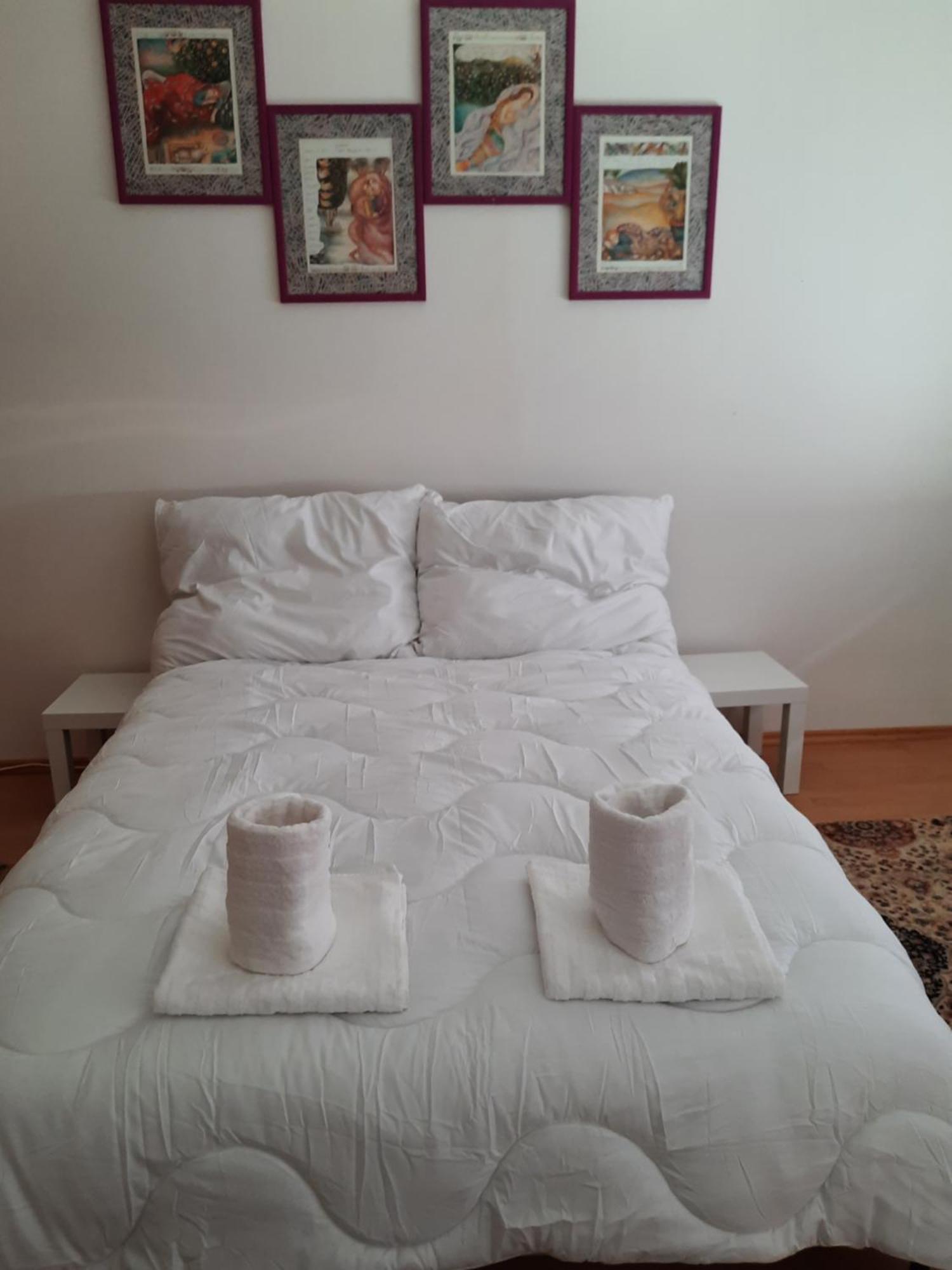 Romantic-1 Bedroom *