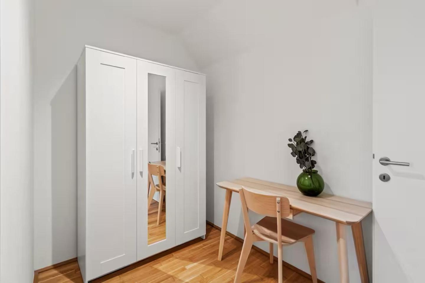 Fast Wifi - 3 Min Walk To Metro - On-site Parking For 19,90 Eur Apartment Wien