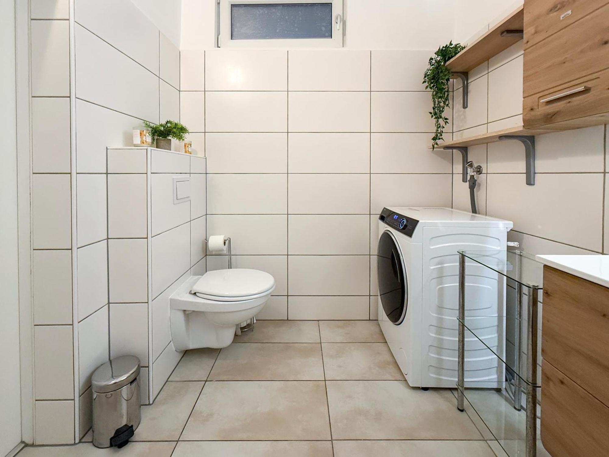 Brand New Renovated, Centre, Quiet Street, Amazing Location Apartment Vienna