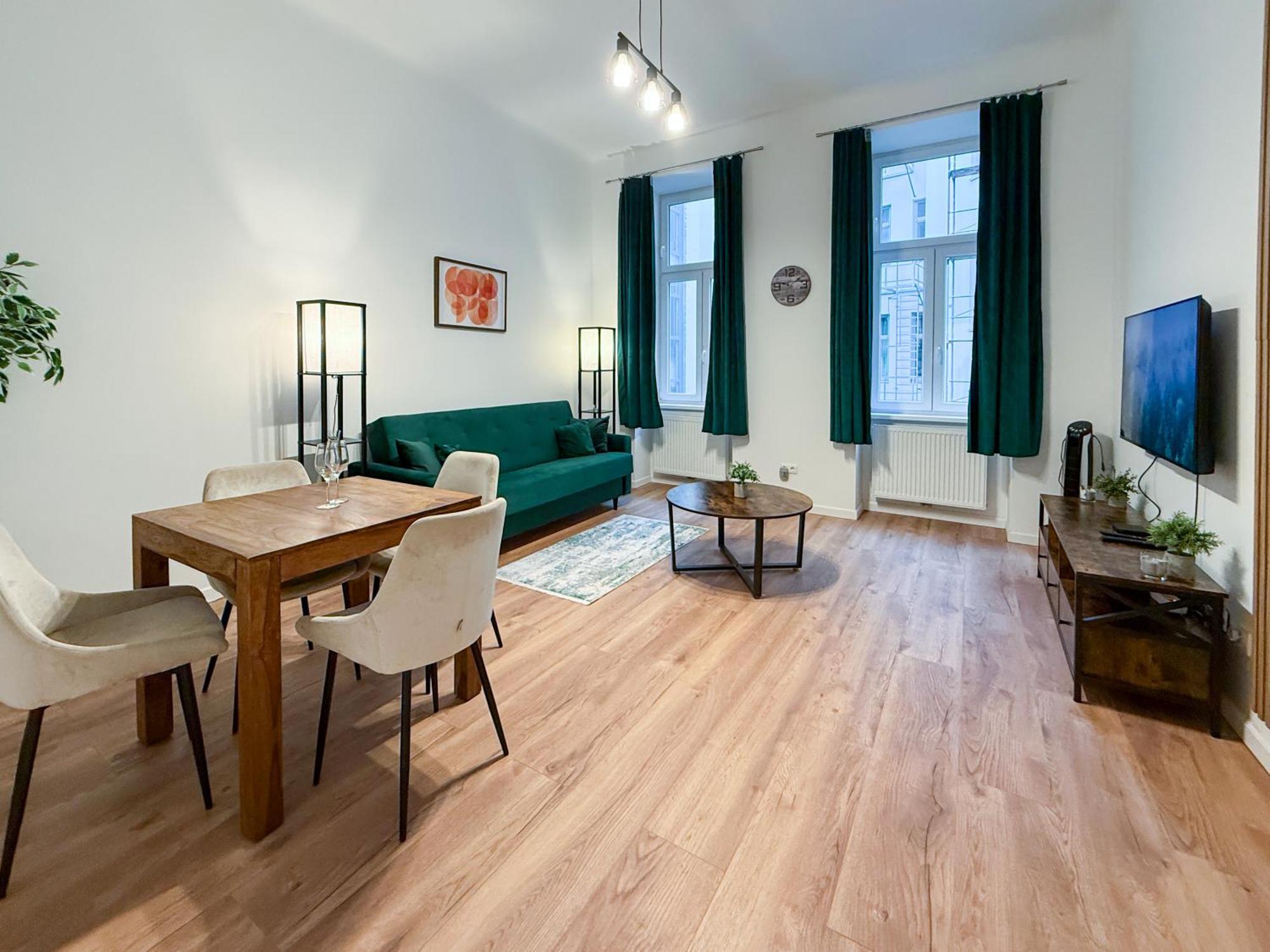 Brand New Renovated, Centre, Quiet Street, Amazing Location Apartment *
