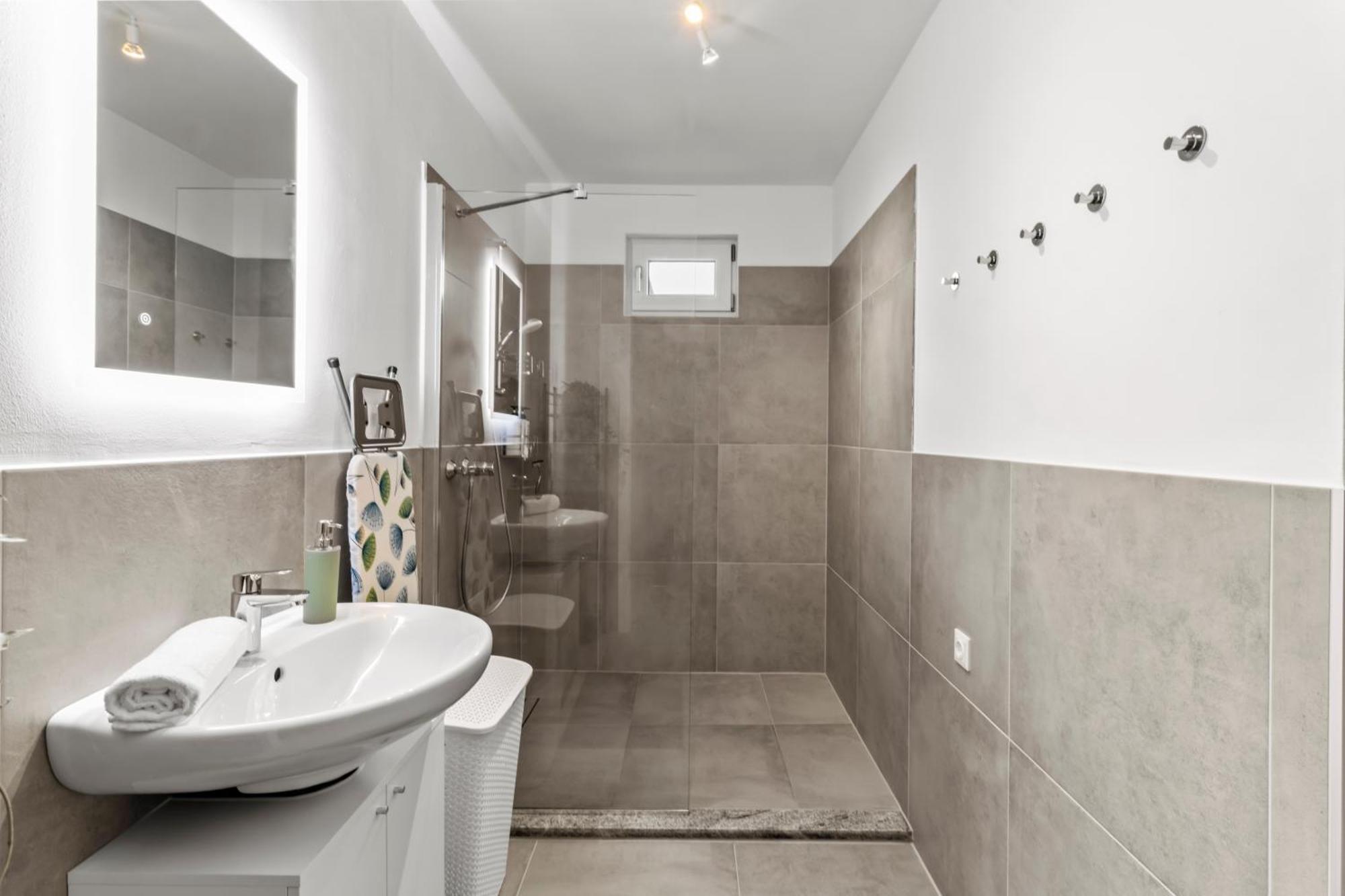 Apartment Noblenest Deluxe - Massage - Kaffee - Arbeitsplatz *
