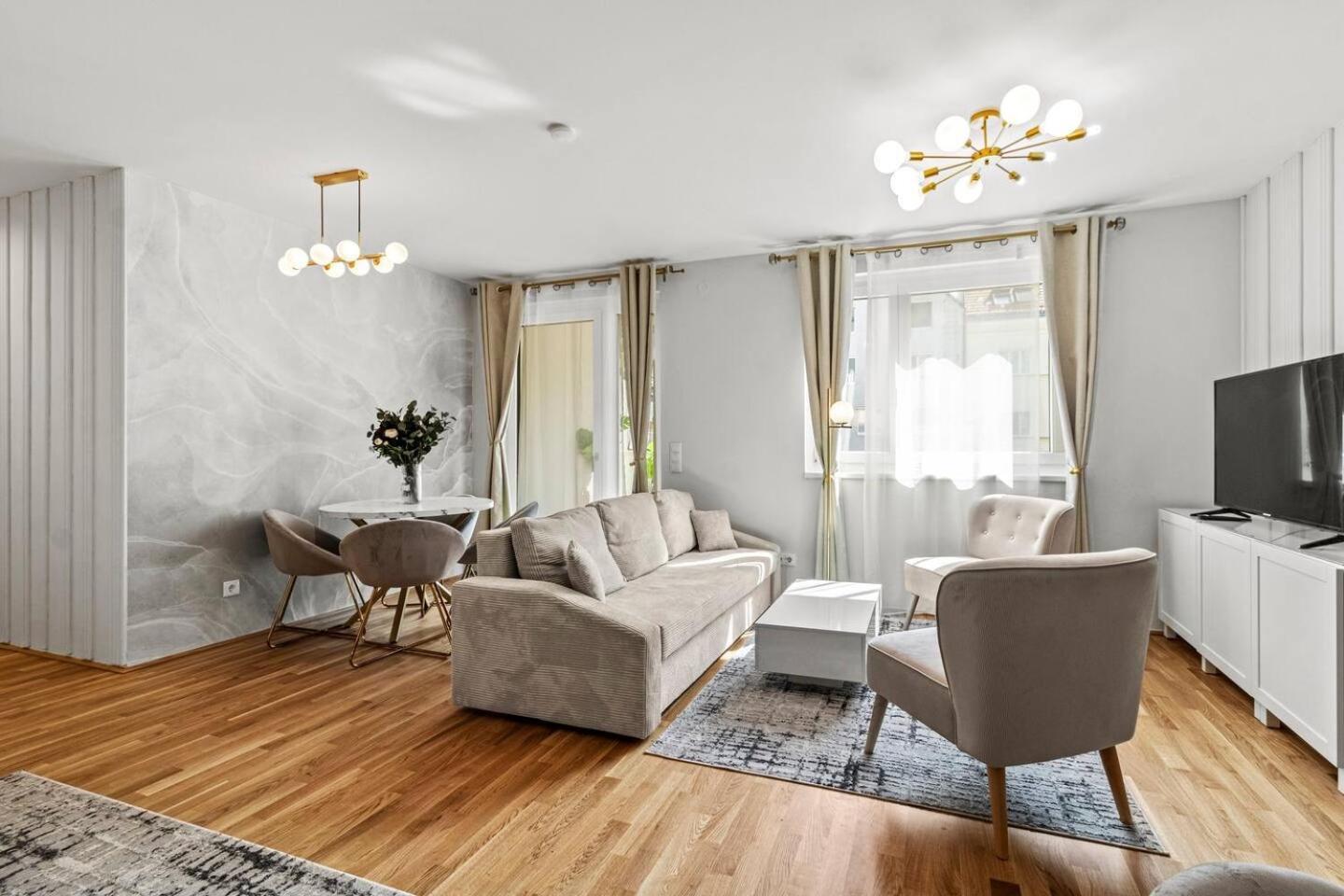Balkon I Tiefgaragen Parkplatz I 5 Min Zum Einkaufszentrum I Schnelles Wlan Apartment Vienna