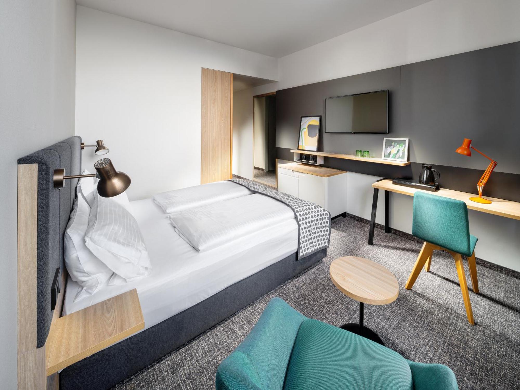Clarion South 4*
