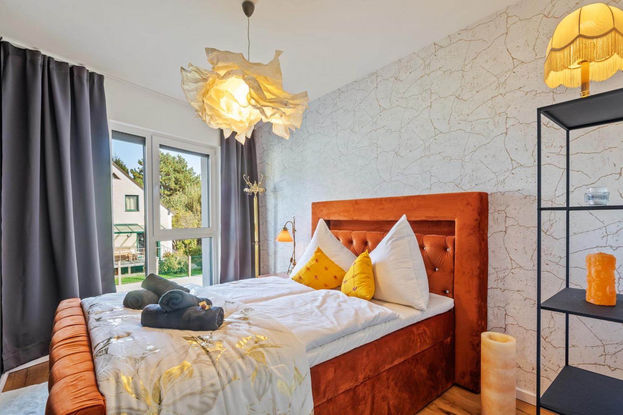 Black - Whirlpool Terrace - Free Parking - Wifi Apartment *