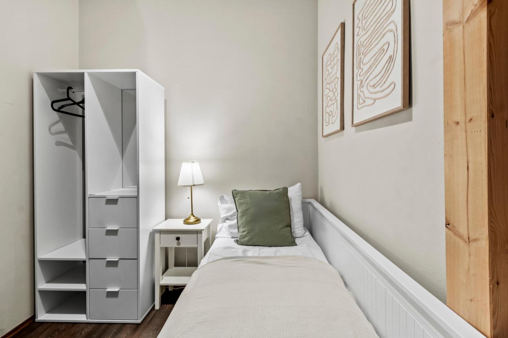 Apartment Balkon I Close To S-bahn I 5 Minutes To Mall *