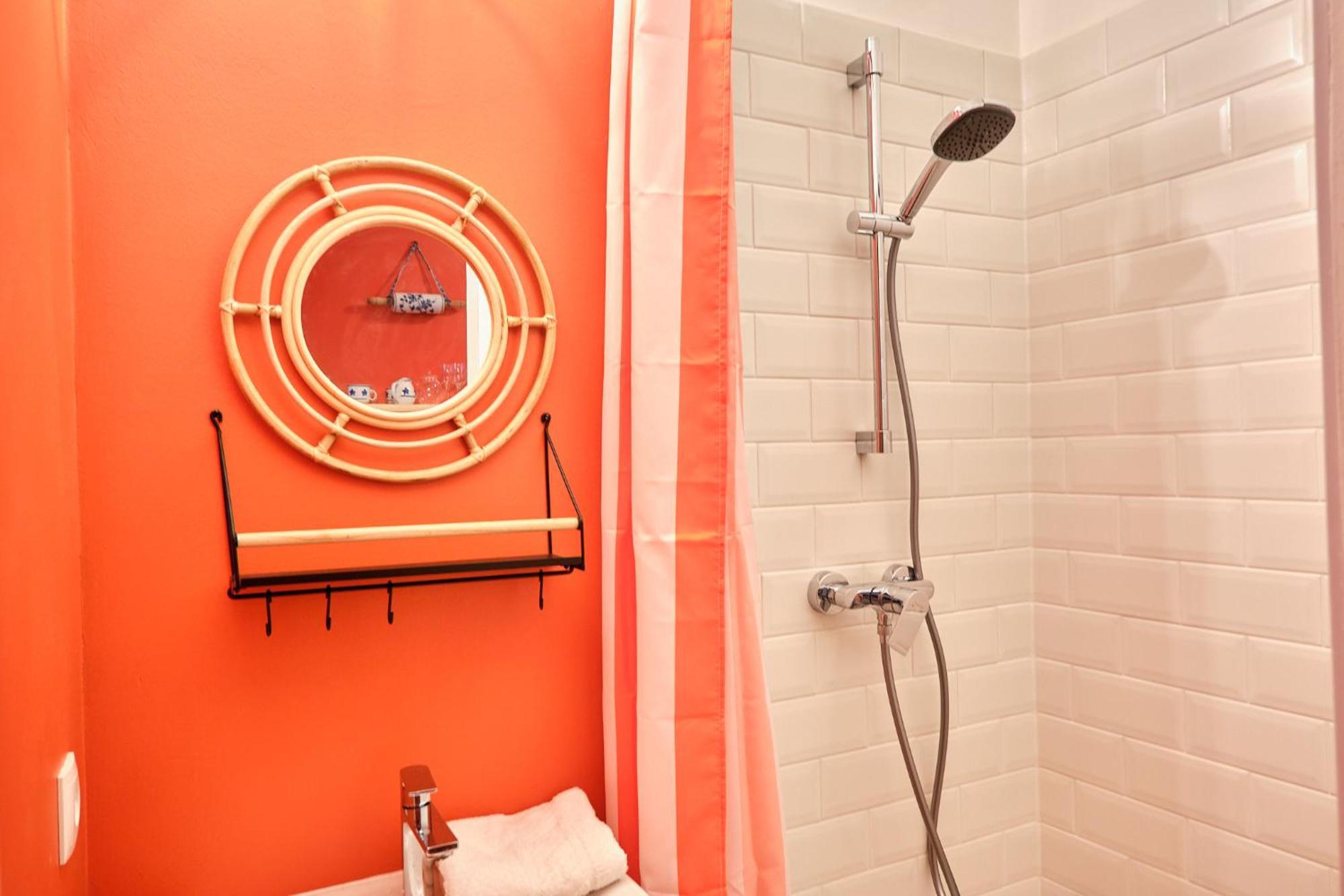 Slow Living I Schoenbrunn Und Park Naehe I Penzing Bahnhof Vienna